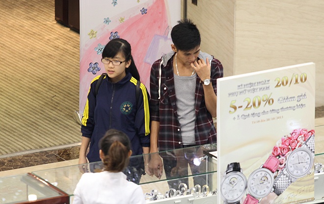 Qua tang 20/10 giam gia van kho ban hinh anh