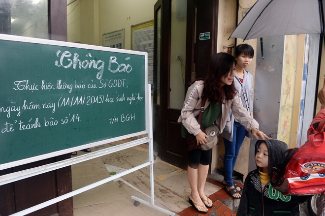 Ha Noi xao tron vi bao Haiyan hinh anh