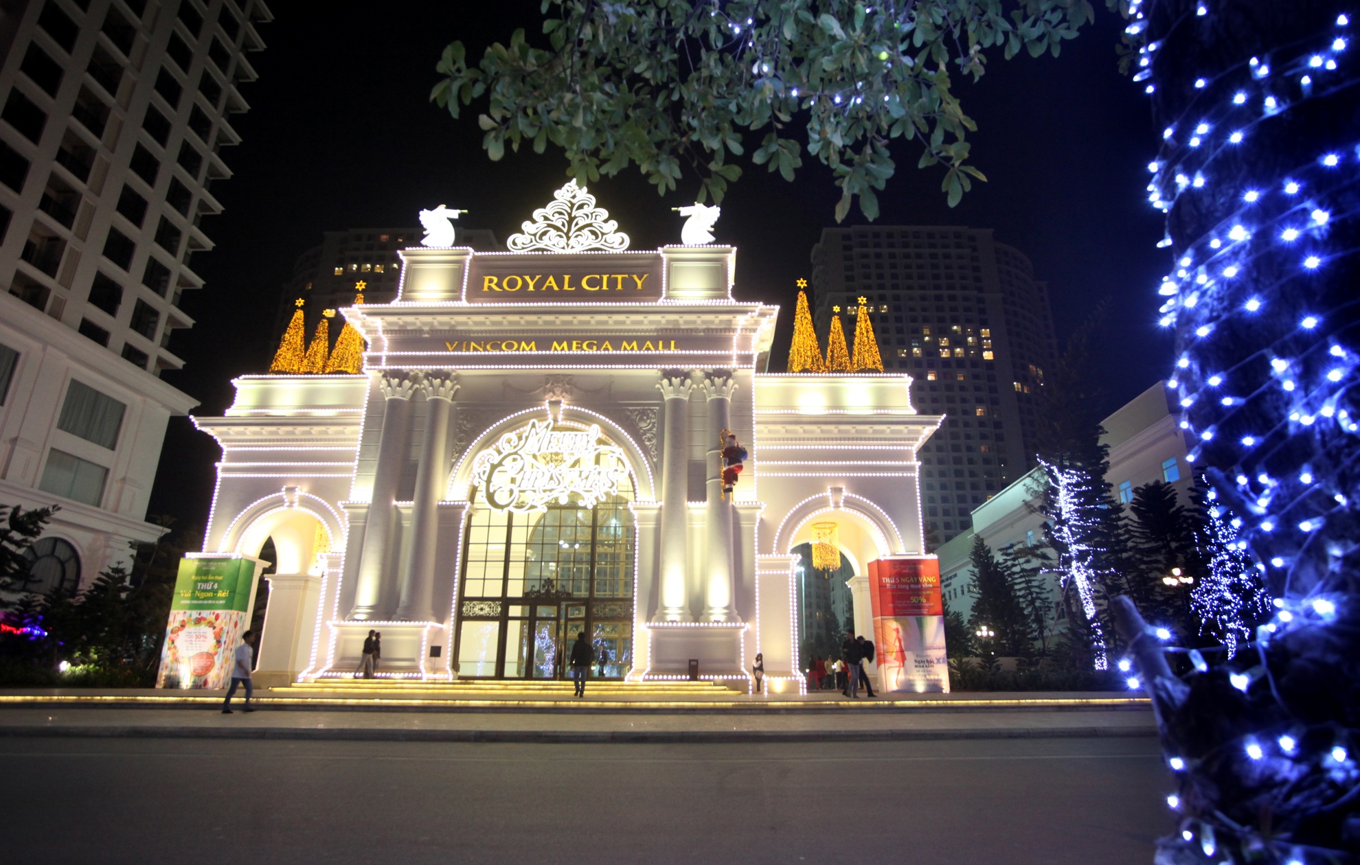 Ha Noi ruc ro mua Noel hinh anh