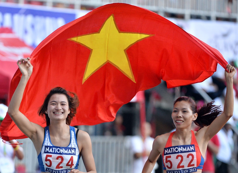 Hai co gai vang dien kinh man nguyen voi thanh qua dat duoc hinh anh