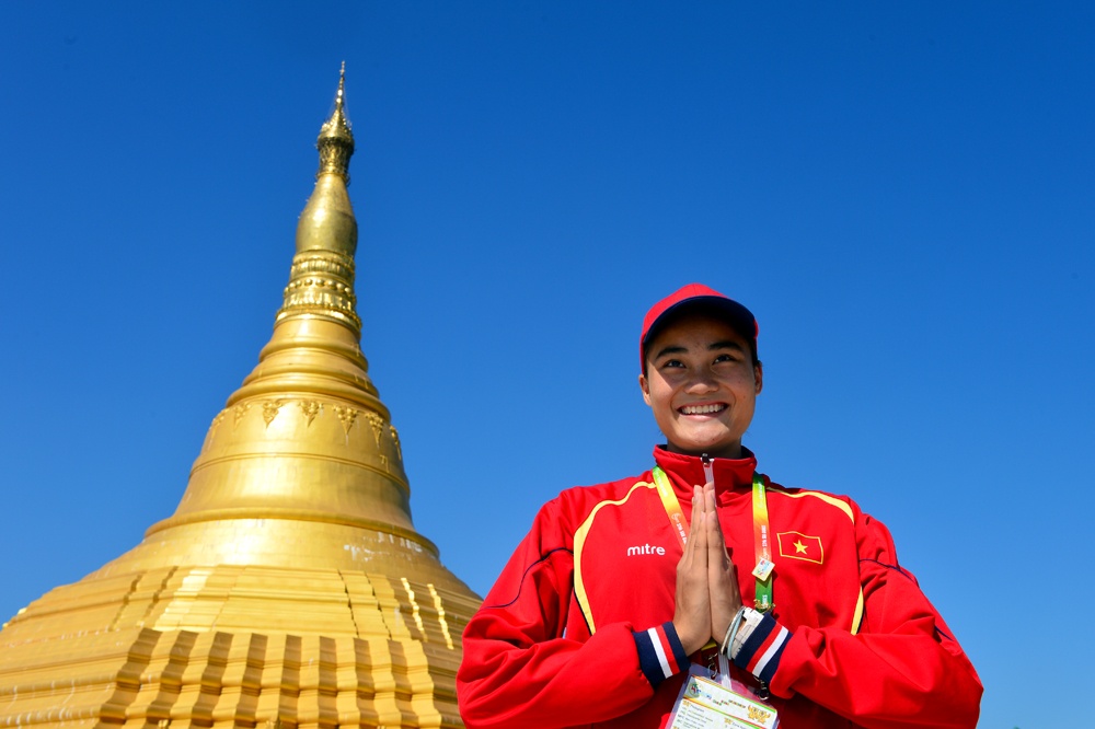 Doi tuyen dien kinh thich thu tham chua dat vang hinh anh