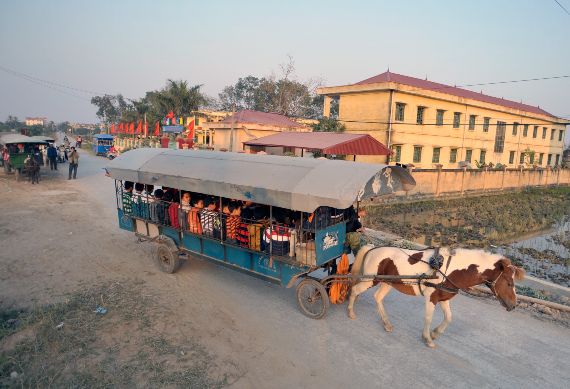 Xe khach ngua keo dac biet o Hai Duong hinh anh