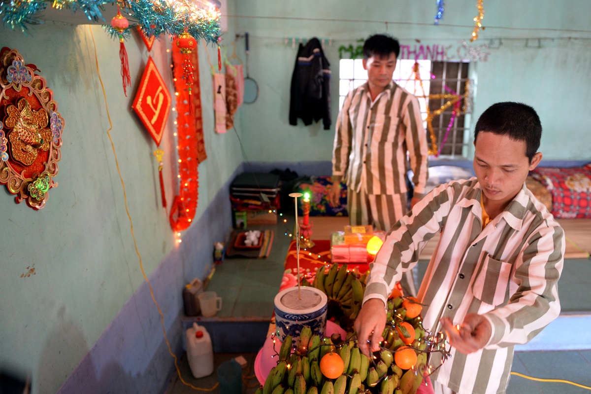 Noi giam giu hang nghin pham nhan trang hoang don Tet hinh anh