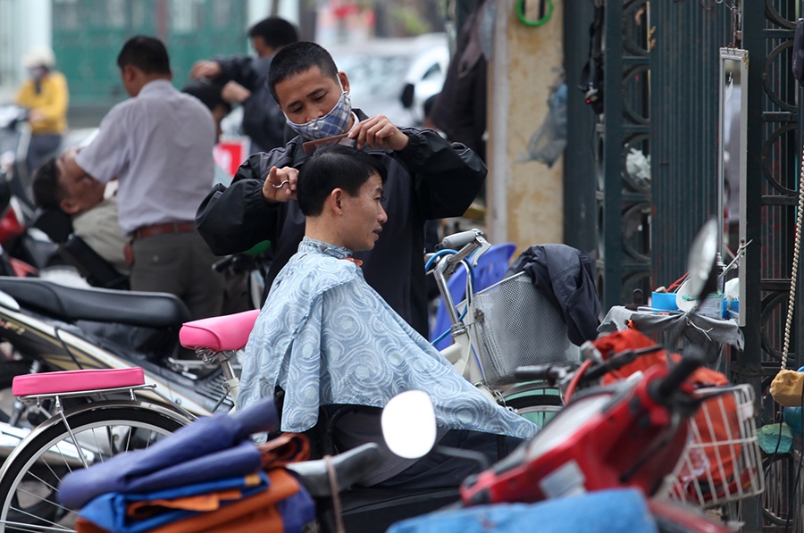 Cat toc via he dong duc ngay cuoi nam hinh anh