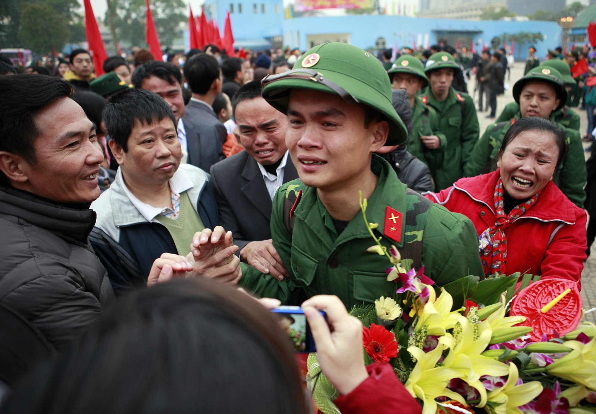 Niem vui, nuoc mat ngay buoc vao doi linh hinh anh