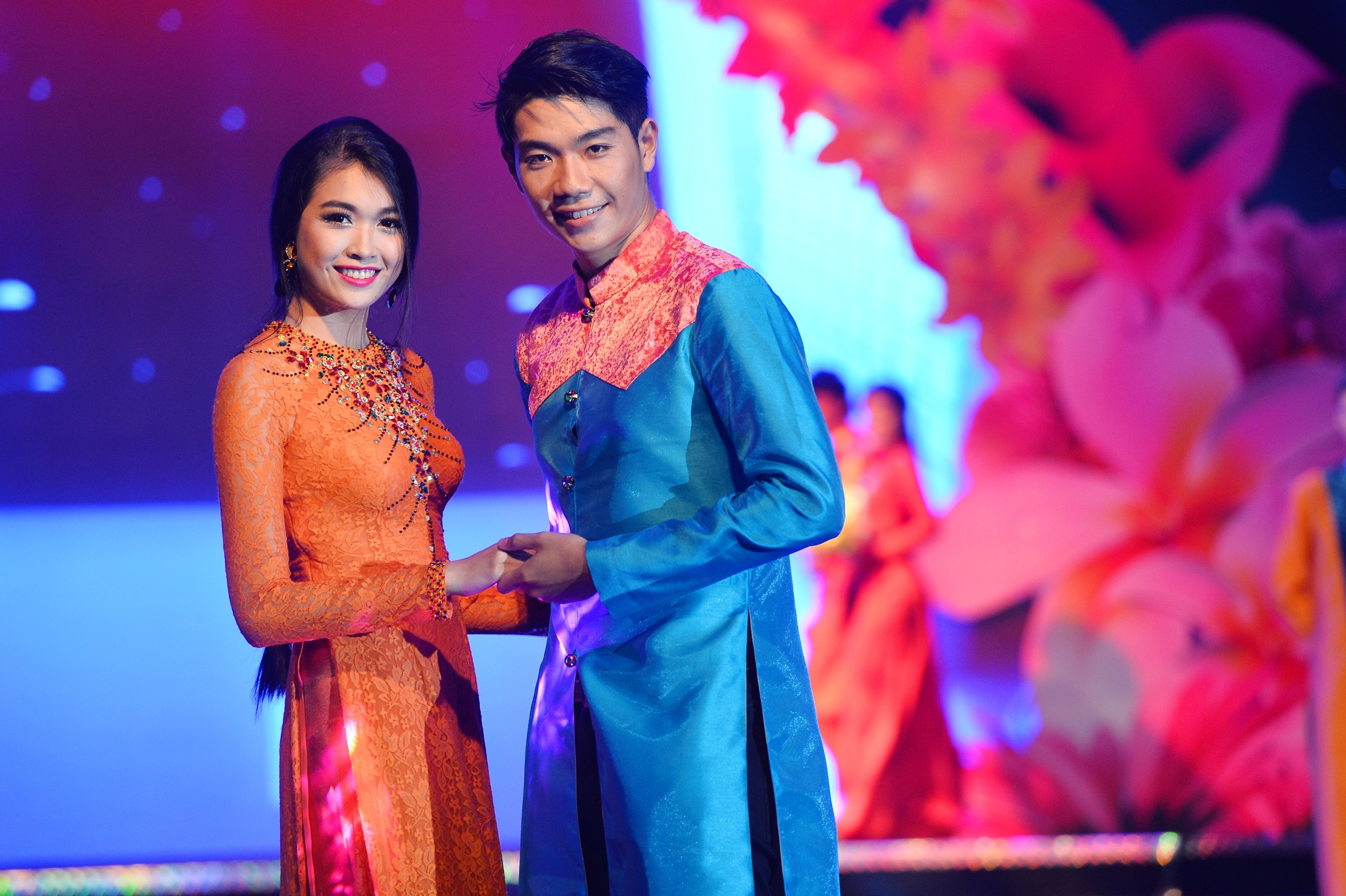 Cac nguoi mau diu dang trong ta ao dai dem 8/3 hinh anh