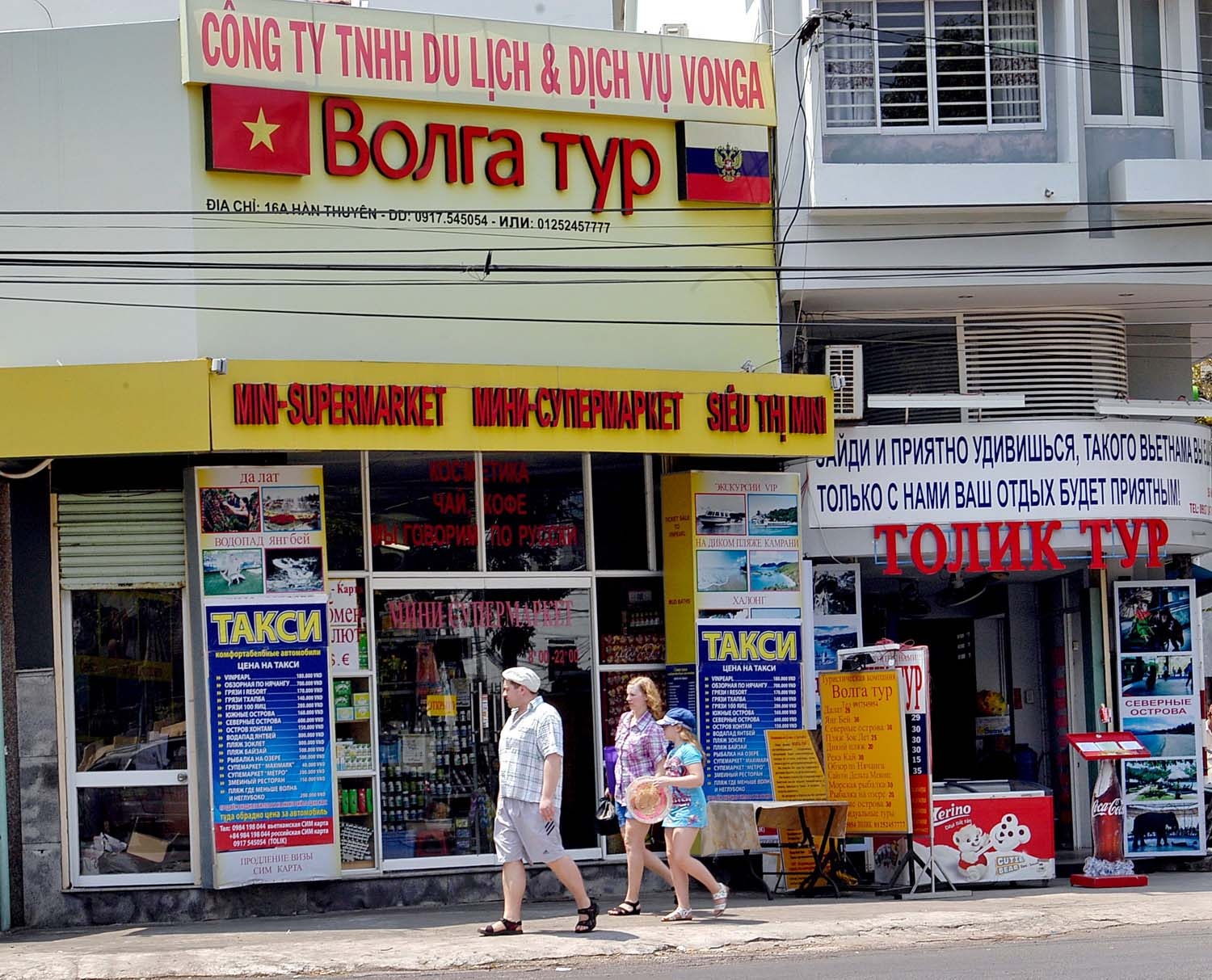 Kinh doanh cua nguoi Nga tran ngap thanh pho bien Nha Trang hinh anh