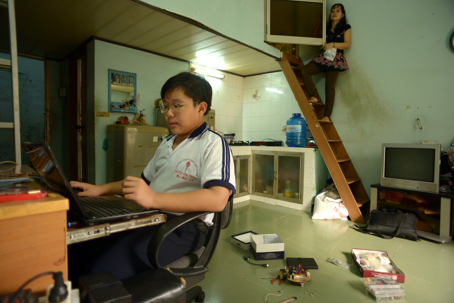 Cuoc song don so cua than dong 13 tuoi hinh anh