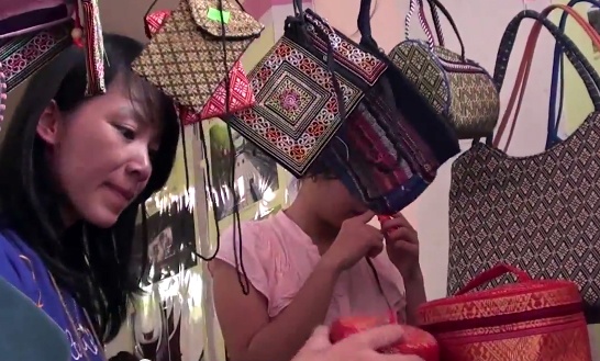 Cho phien o nha van hoa giua long Sai Gon hinh anh