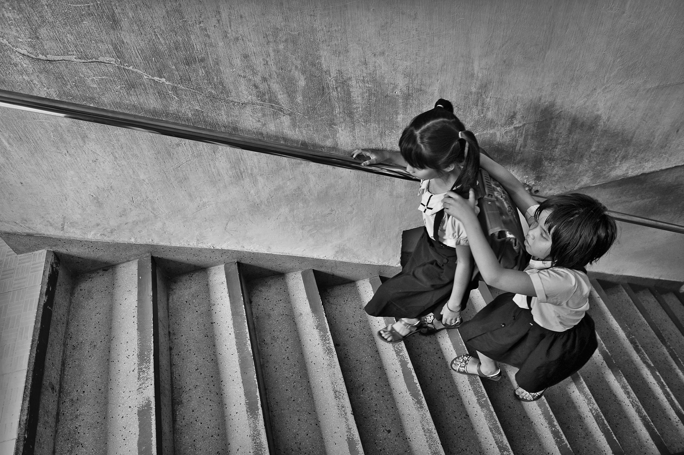 Hinh anh nguoi khiem thi qua cac tac pham anh den trang hinh anh