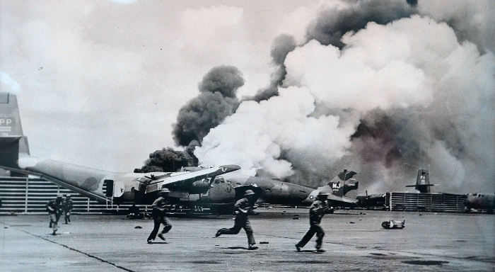 Khoanh khac lich su trong ngay giai phong Sai Gon 1975 hinh anh