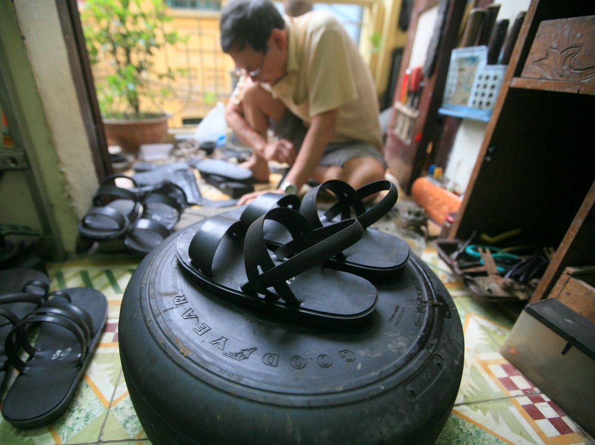 Nguoi dan ong lam dep bang lop hinh anh