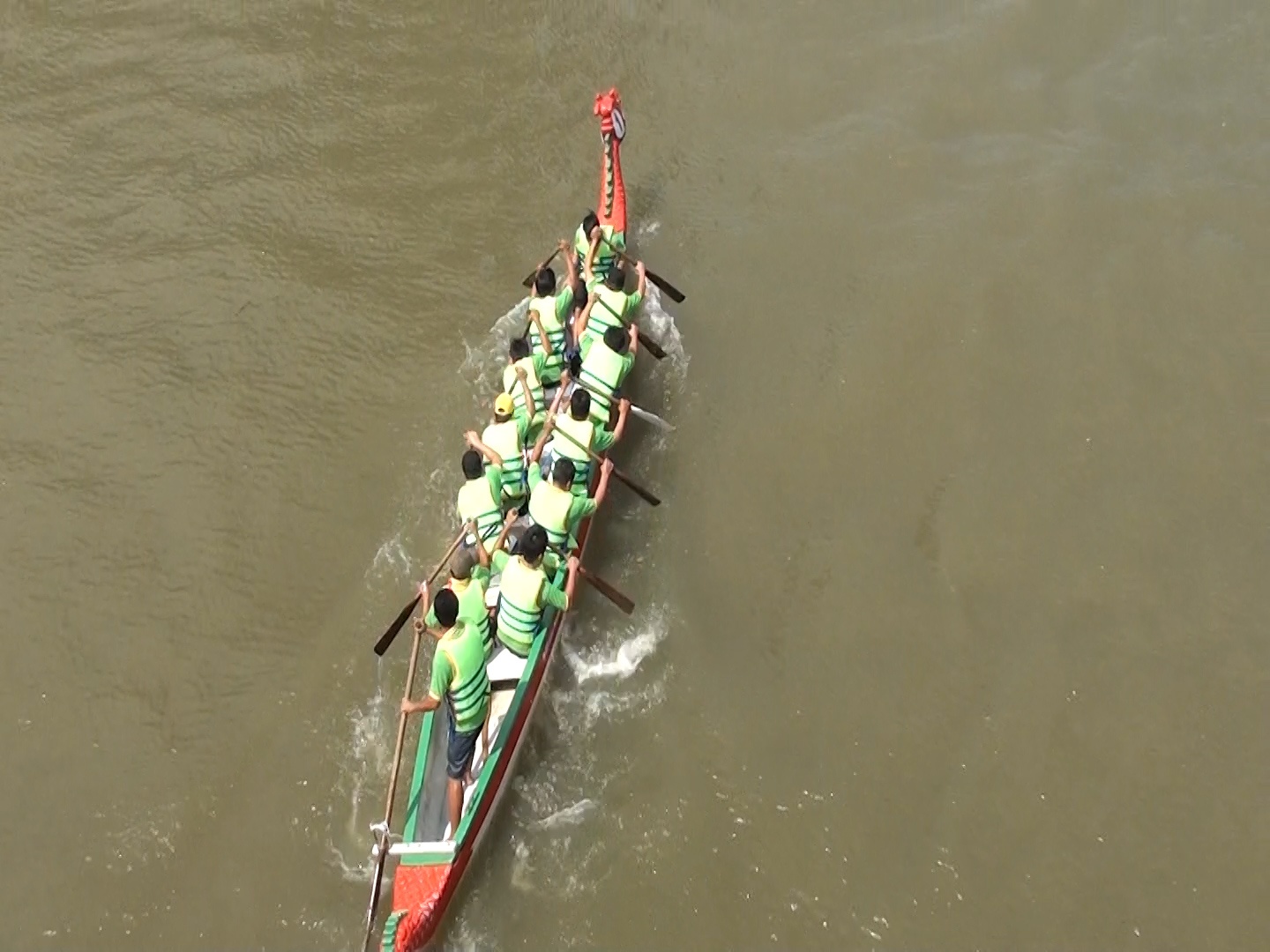 400 nguoi tro tai dua thuyen giua Sai Gon hinh anh