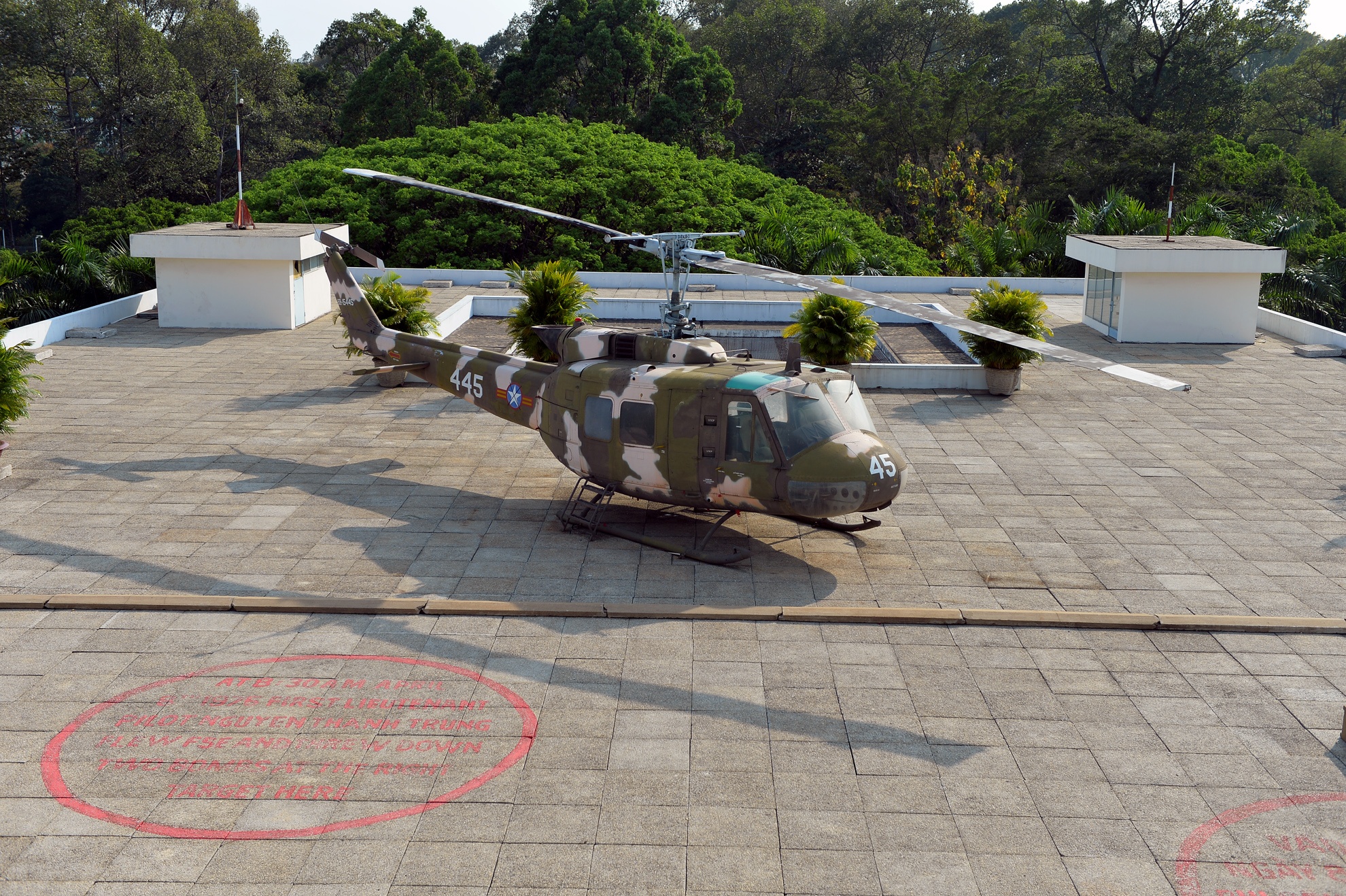 Ben trong Dinh thu dac biet nhat Sai Gon hinh anh