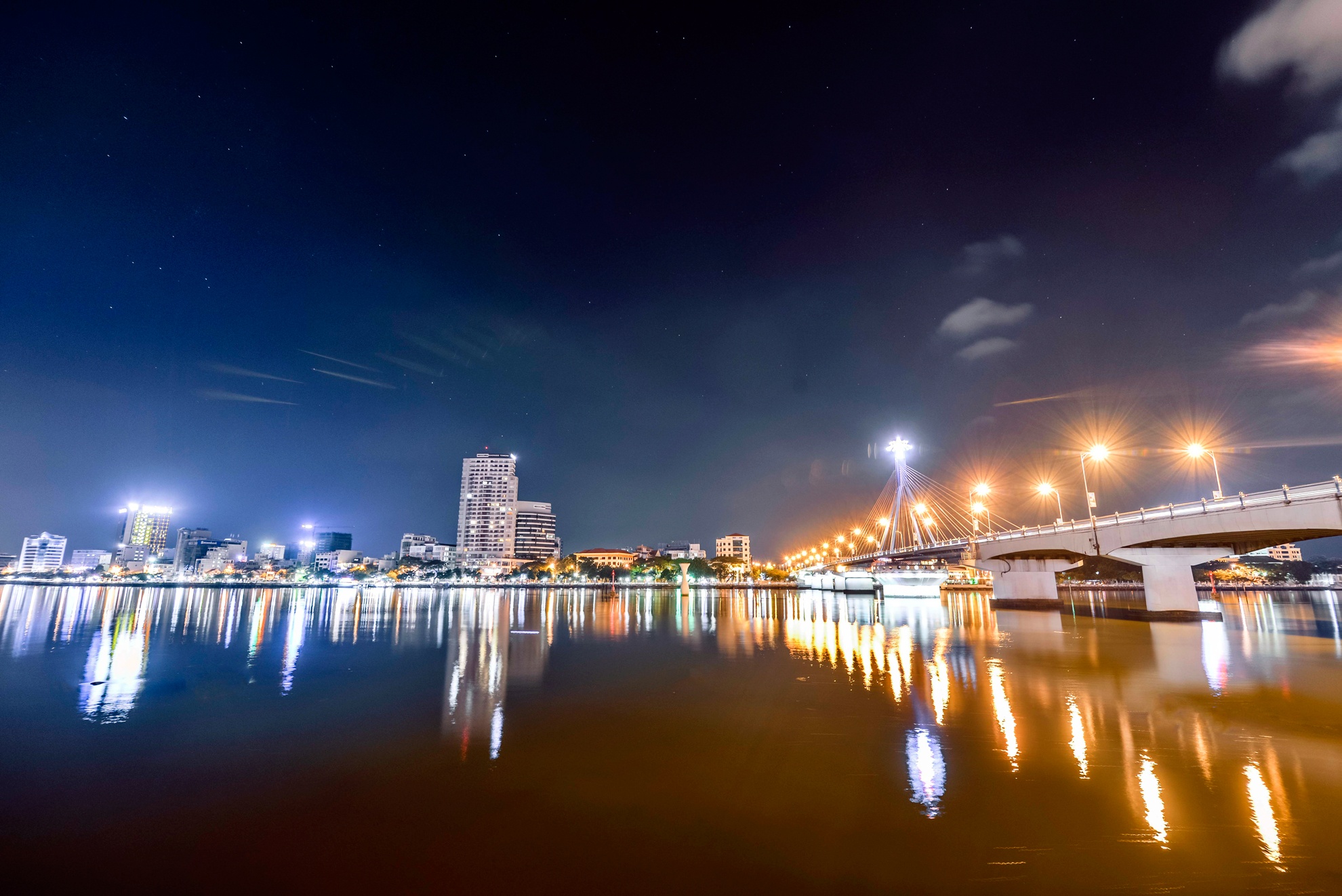 Cầu Quay sông Hàn