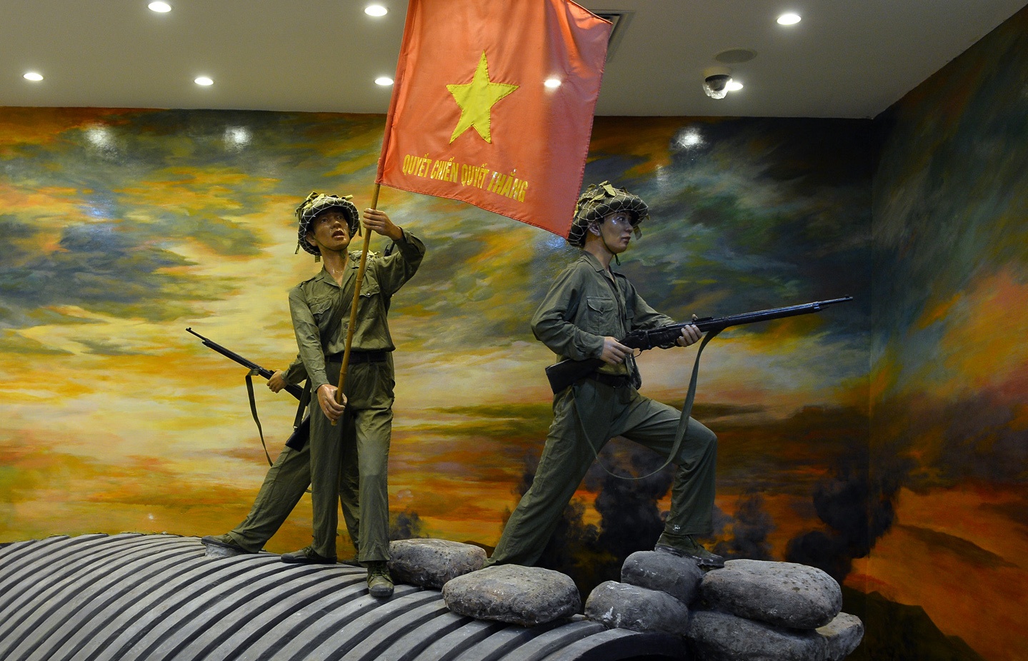 Ben trong bao tang 'mu luoi' moi khanh thanh o Dien Bien hinh anh