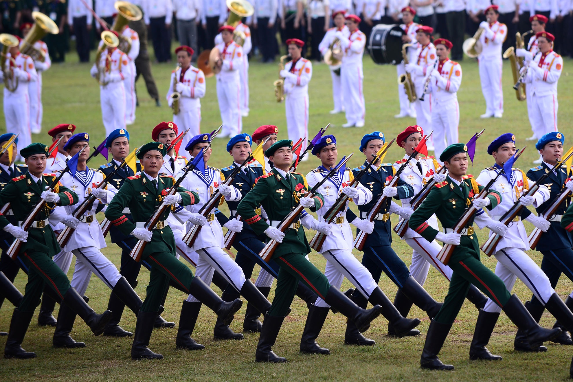 Man mua sung tai le mit tinh Dien Bien Phu hinh anh