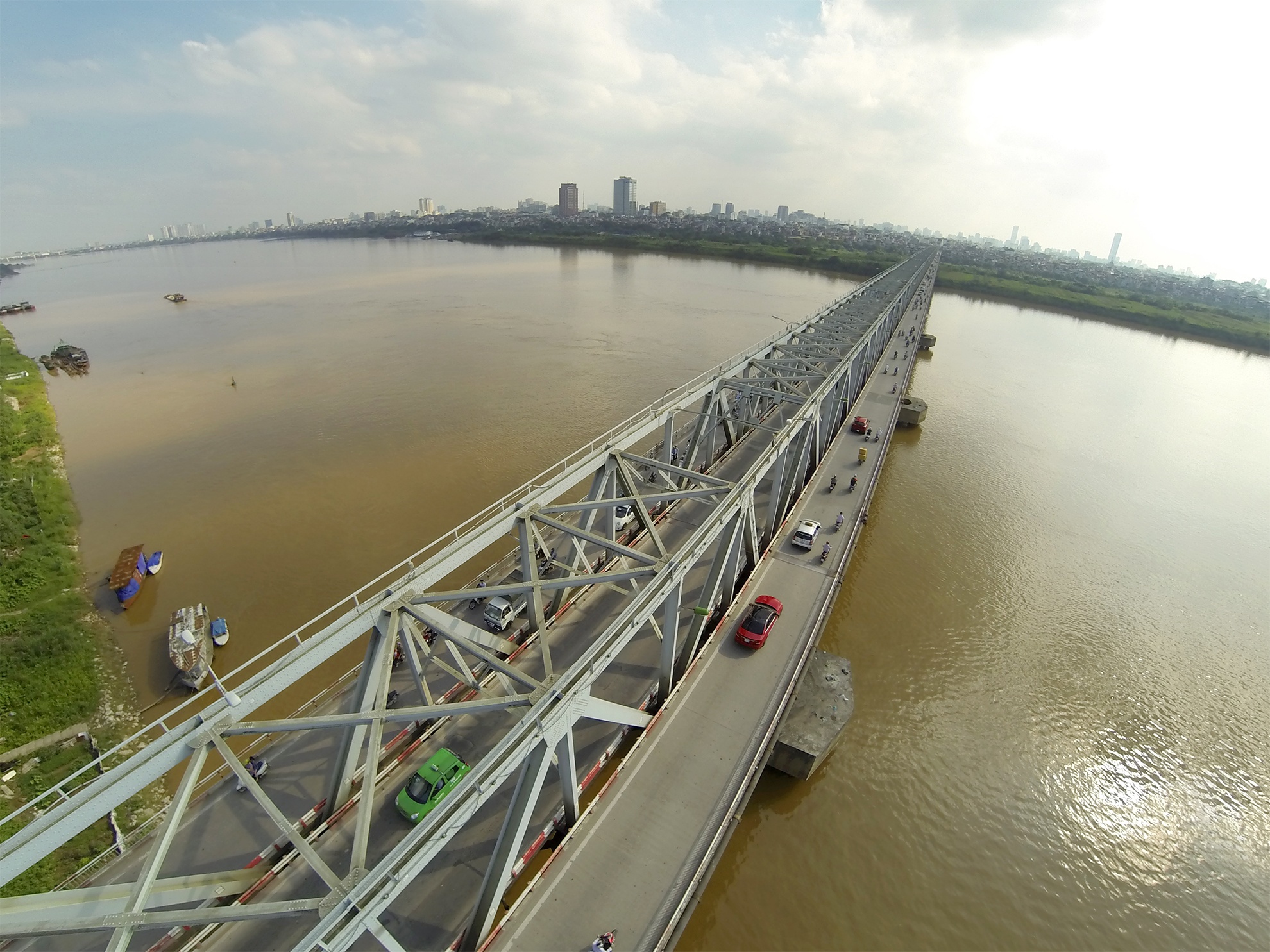 Cau Chuong Duong nhin tu camera bay hinh anh