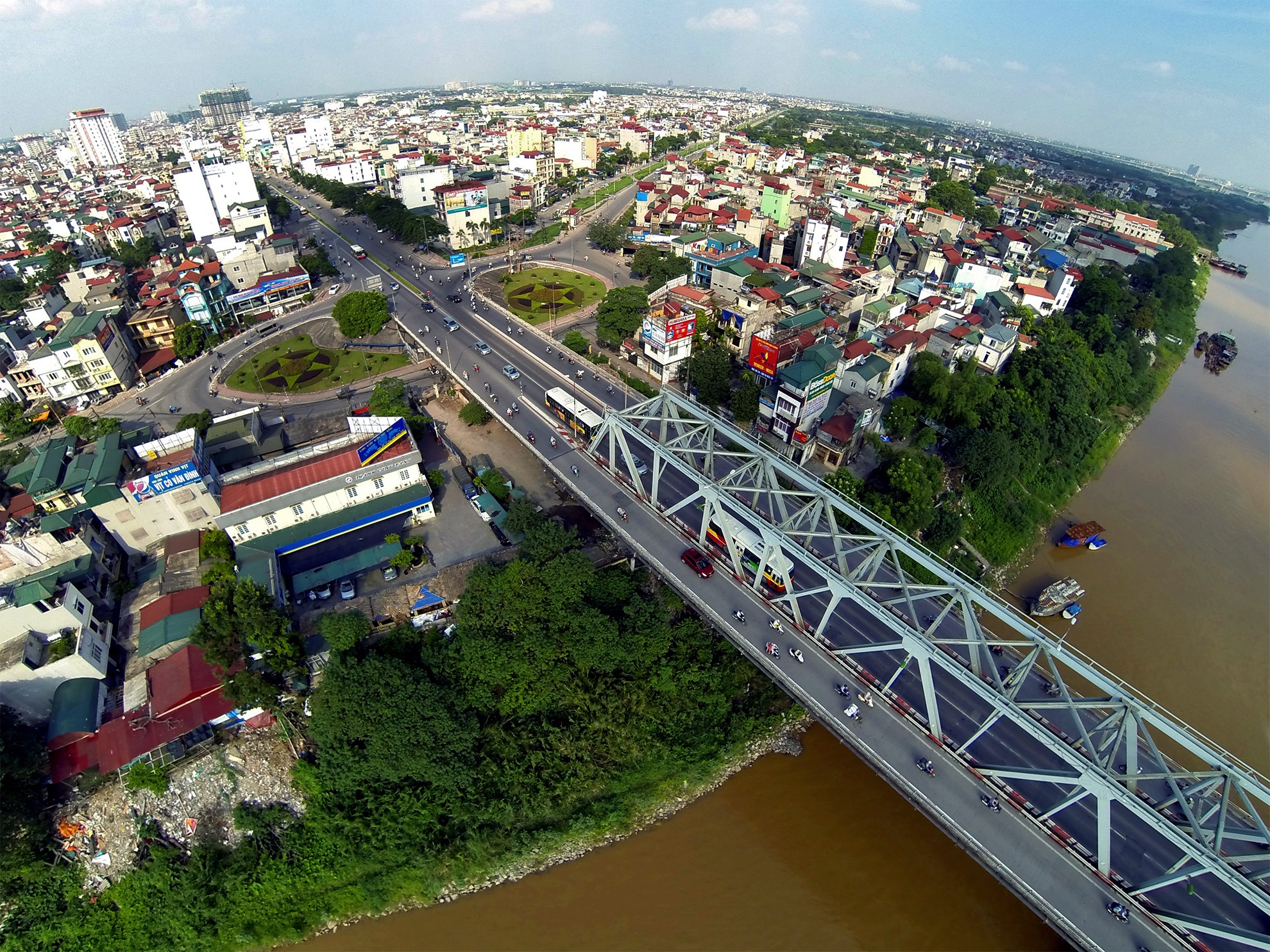 Cay cau huyet mach cua thu do nhin tu camera bay hinh anh