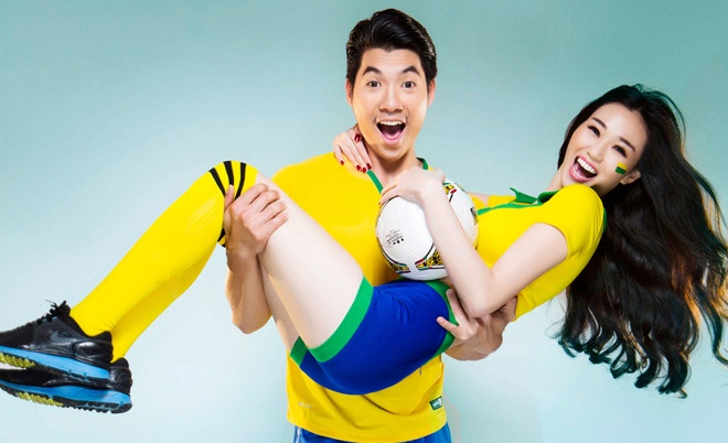 Truong Nam Thanh be Khanh My choi bong World Cup hinh anh