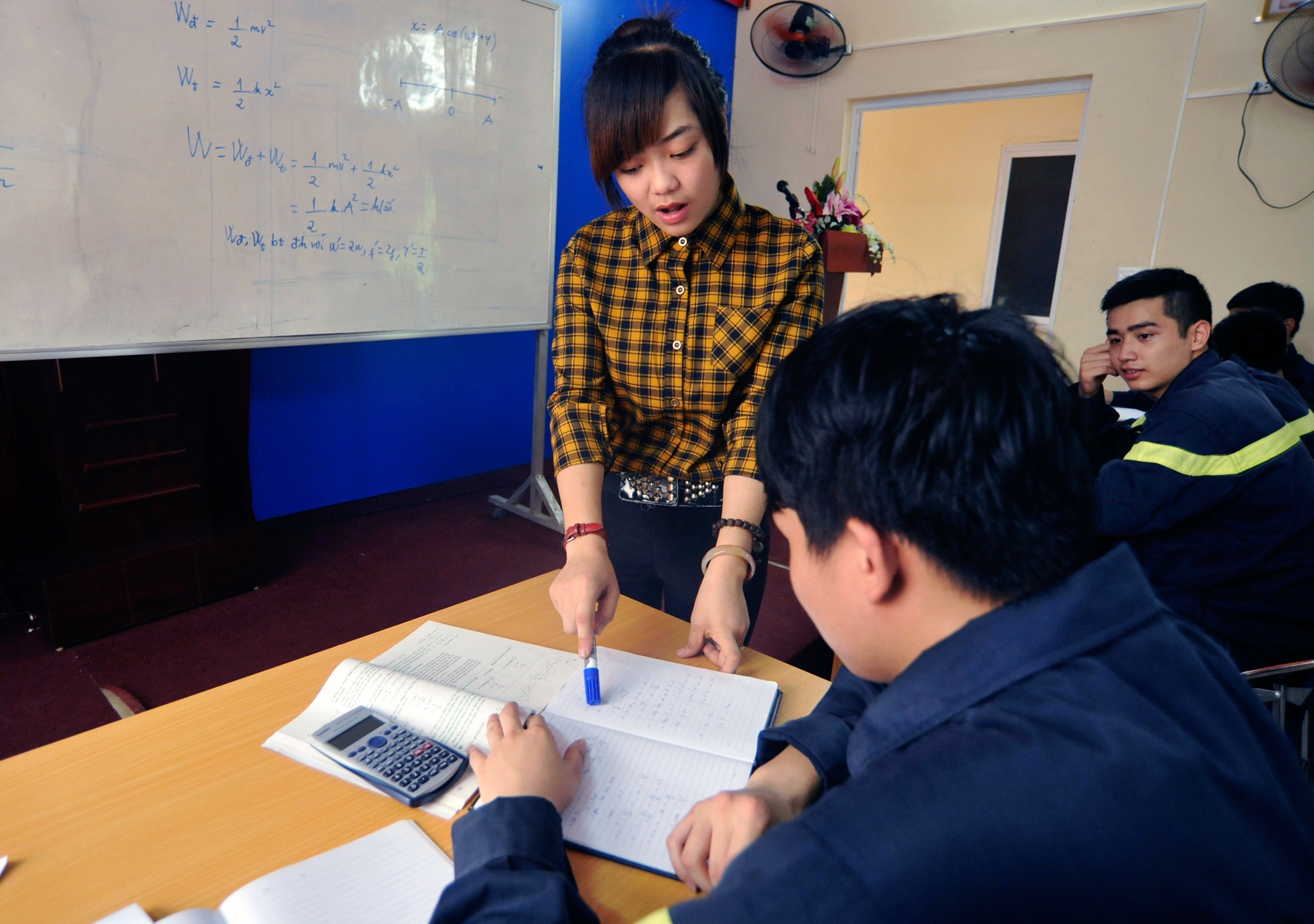 Linh cuu hoa chuan bi lam si tu thi dai hoc hinh anh
