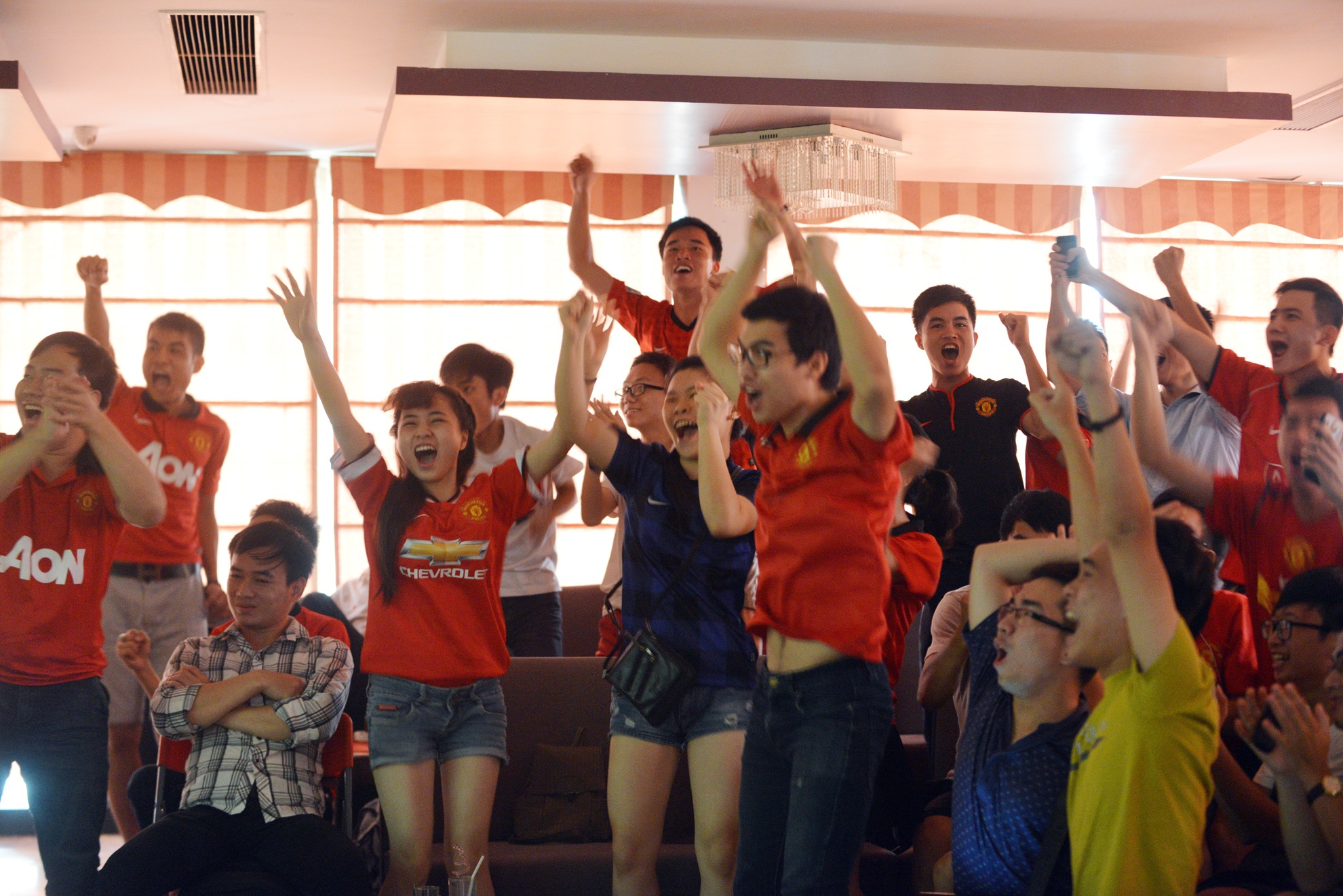 Fan Ha Noi tu tap mung Manchester United hoi sinh hinh anh