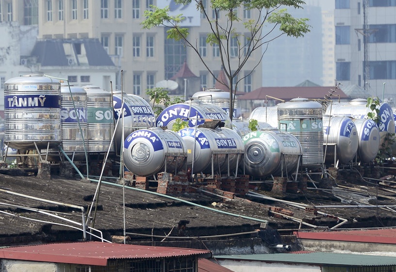 Nhung qua 'bom' tan chenh venh tren noc tap the xap xe hinh anh