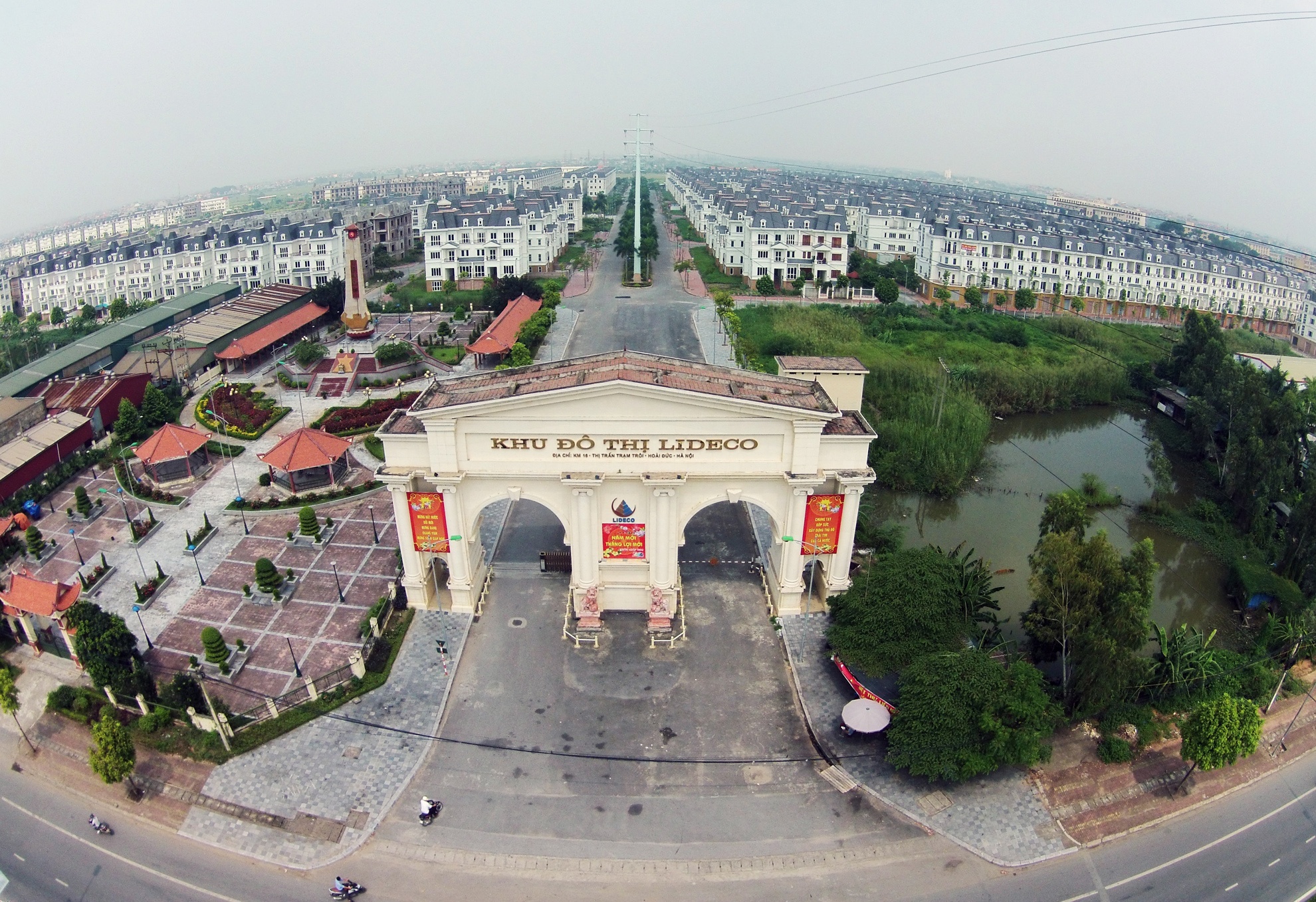 Hoang lanh lang biet thu kien truc Phap o Ha Noi hinh anh