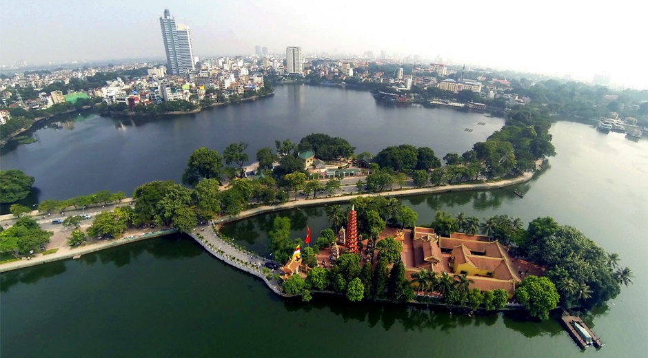 Ve dep tren con duong lang man nhat Ha Noi hinh anh