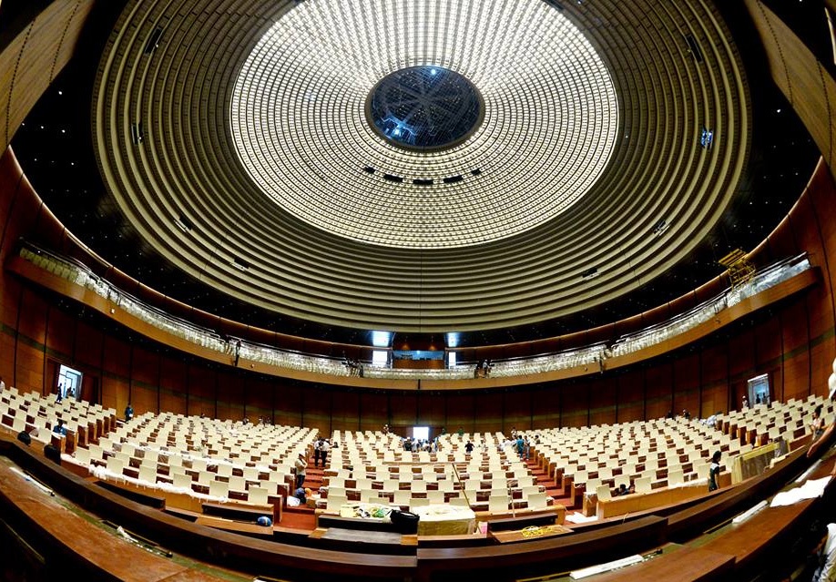 Ben trong Nha Quoc hoi sap khanh thanh hinh anh