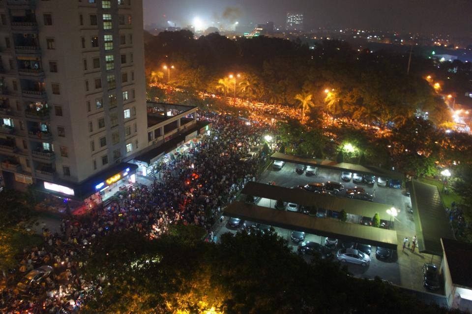 Khu đô thị Văn Quán, một trong những địa điểm bắn pháo hoa ở quận Hà Đông cũng thu hút người dân.