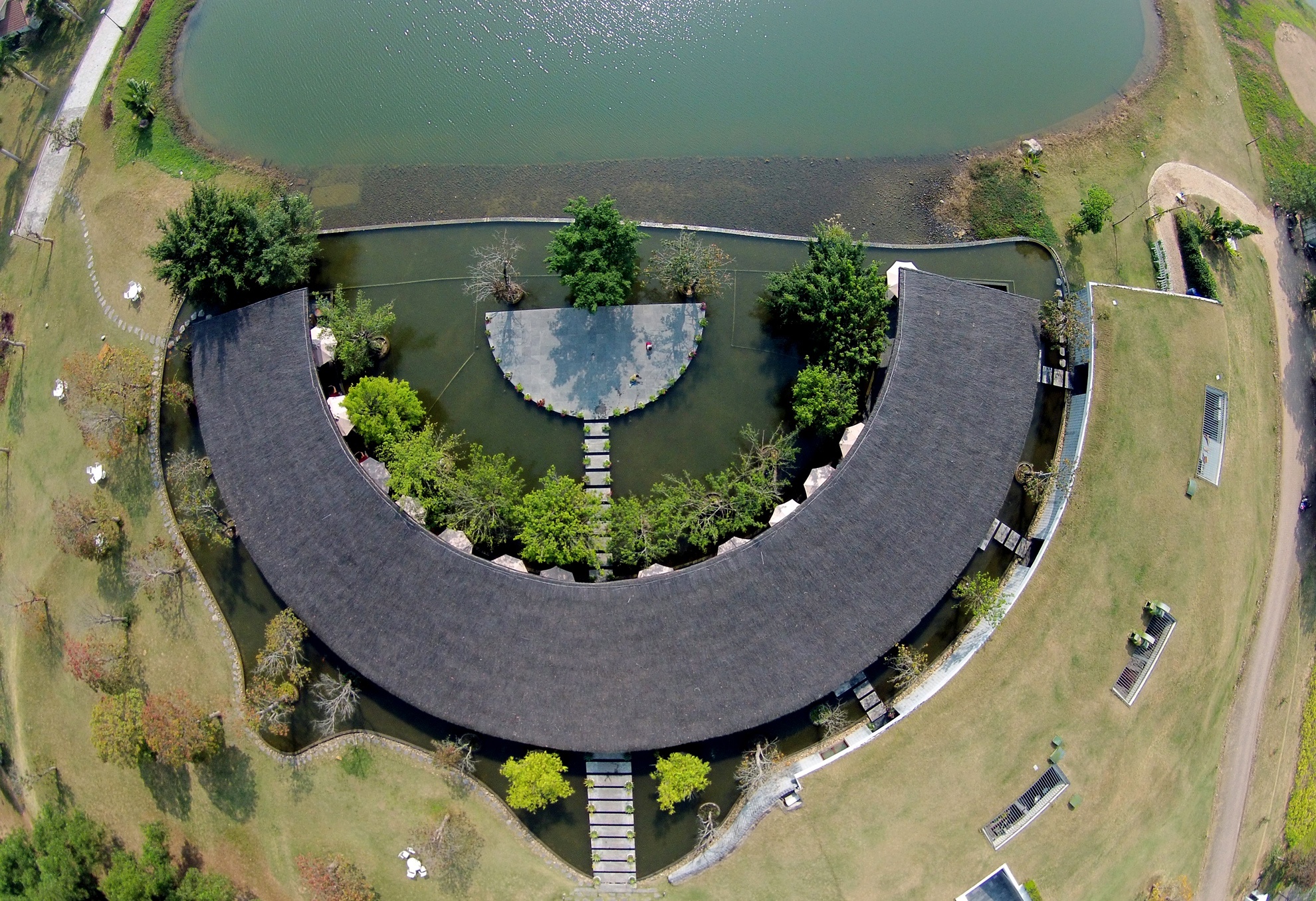 Resort Viet Nam dep thu 7 hanh tinh nhin tu flycam hinh anh