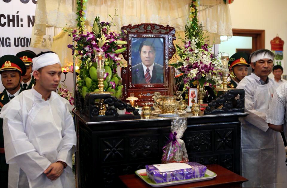 Nuoc mat tien biet ong Ba Thanh hinh anh