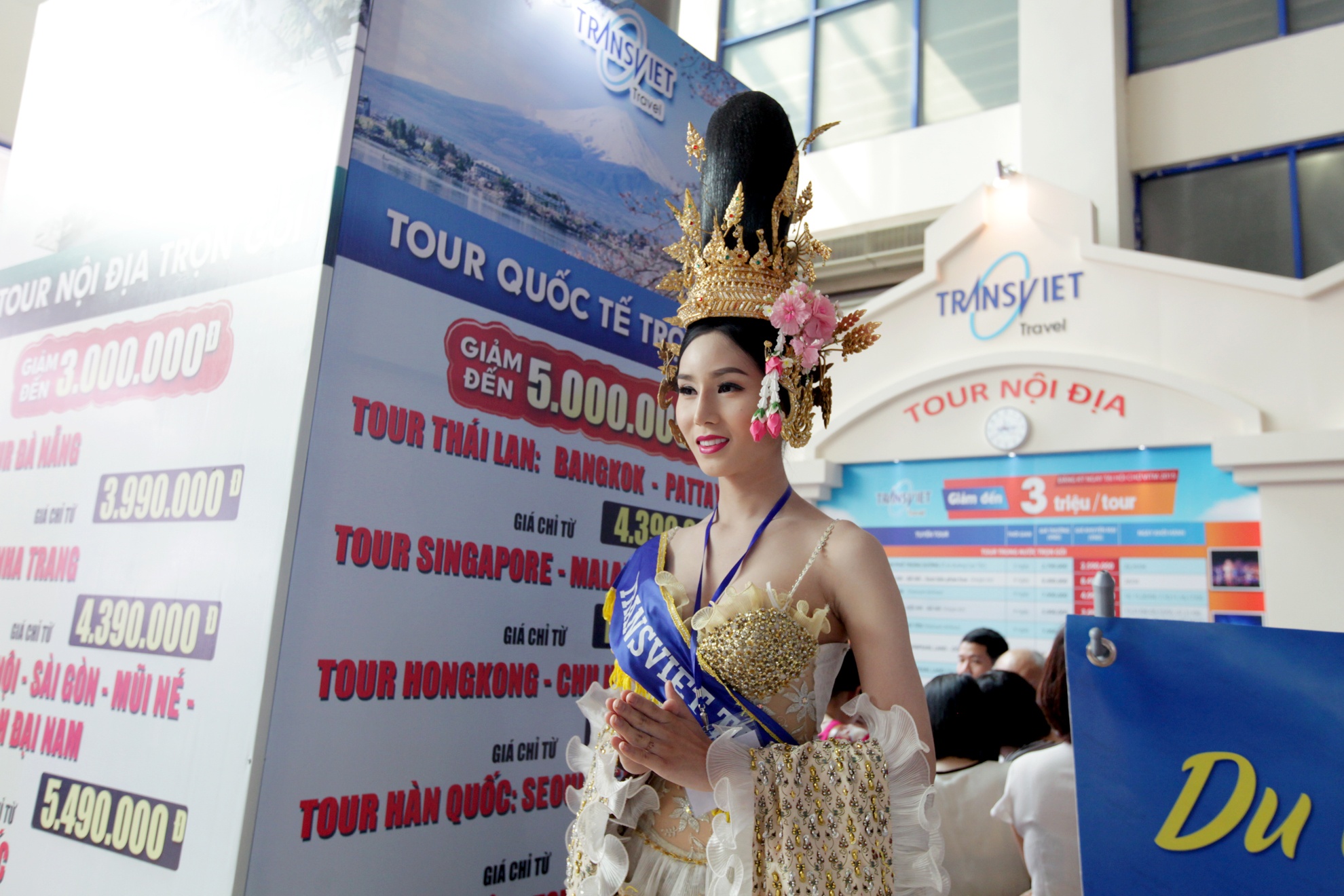 Nguoi dep chuyen gioi Thai Lan trong hoi cho du lich Ha Noi hinh anh