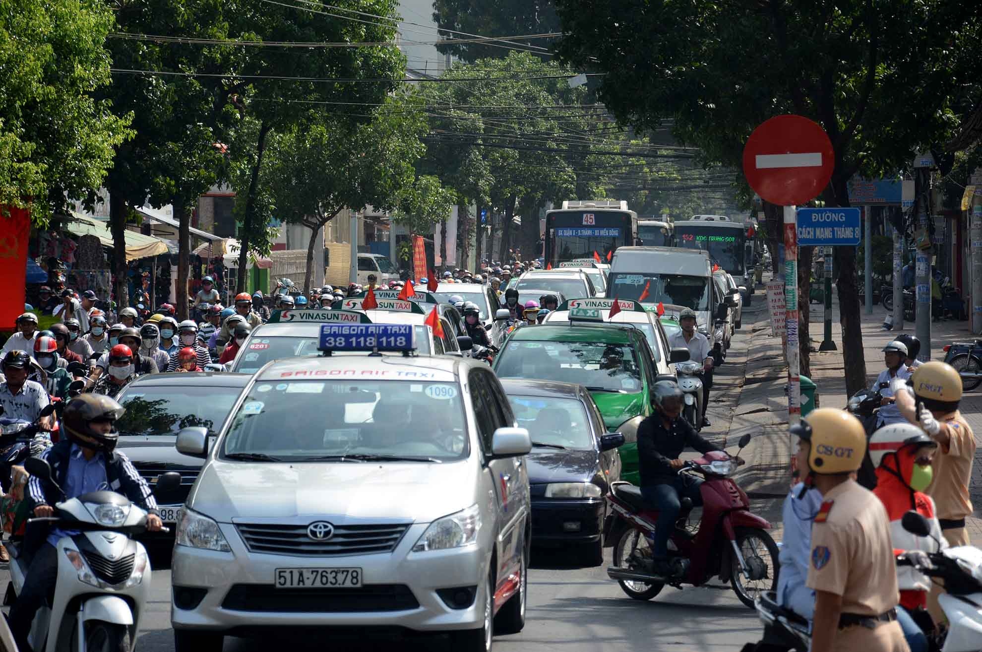 Cac nga duong ket cung trong buoi tong duyet mit-tinh 30/4 hinh anh
