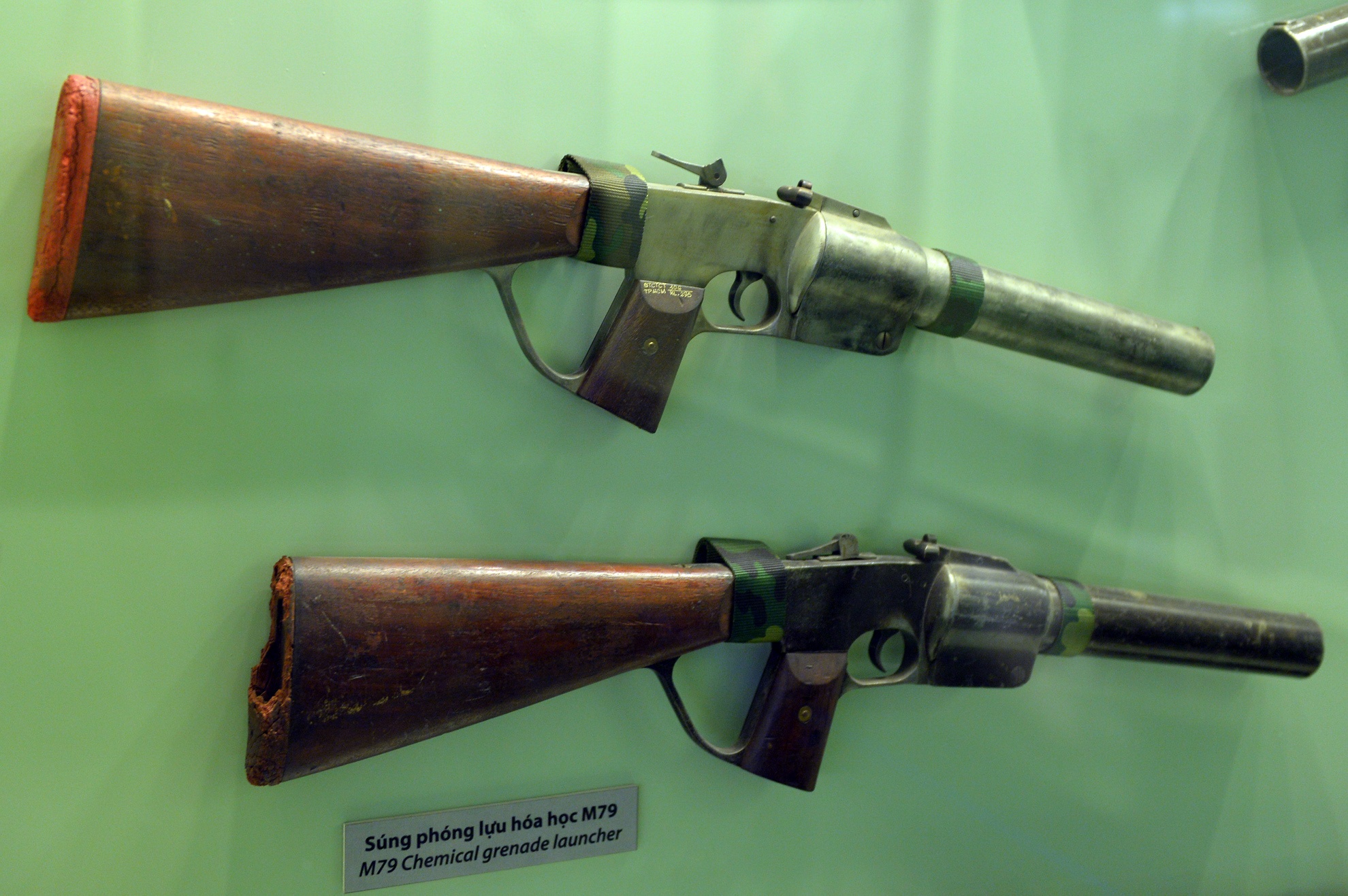 Súng phóng lựu hóa học M79.