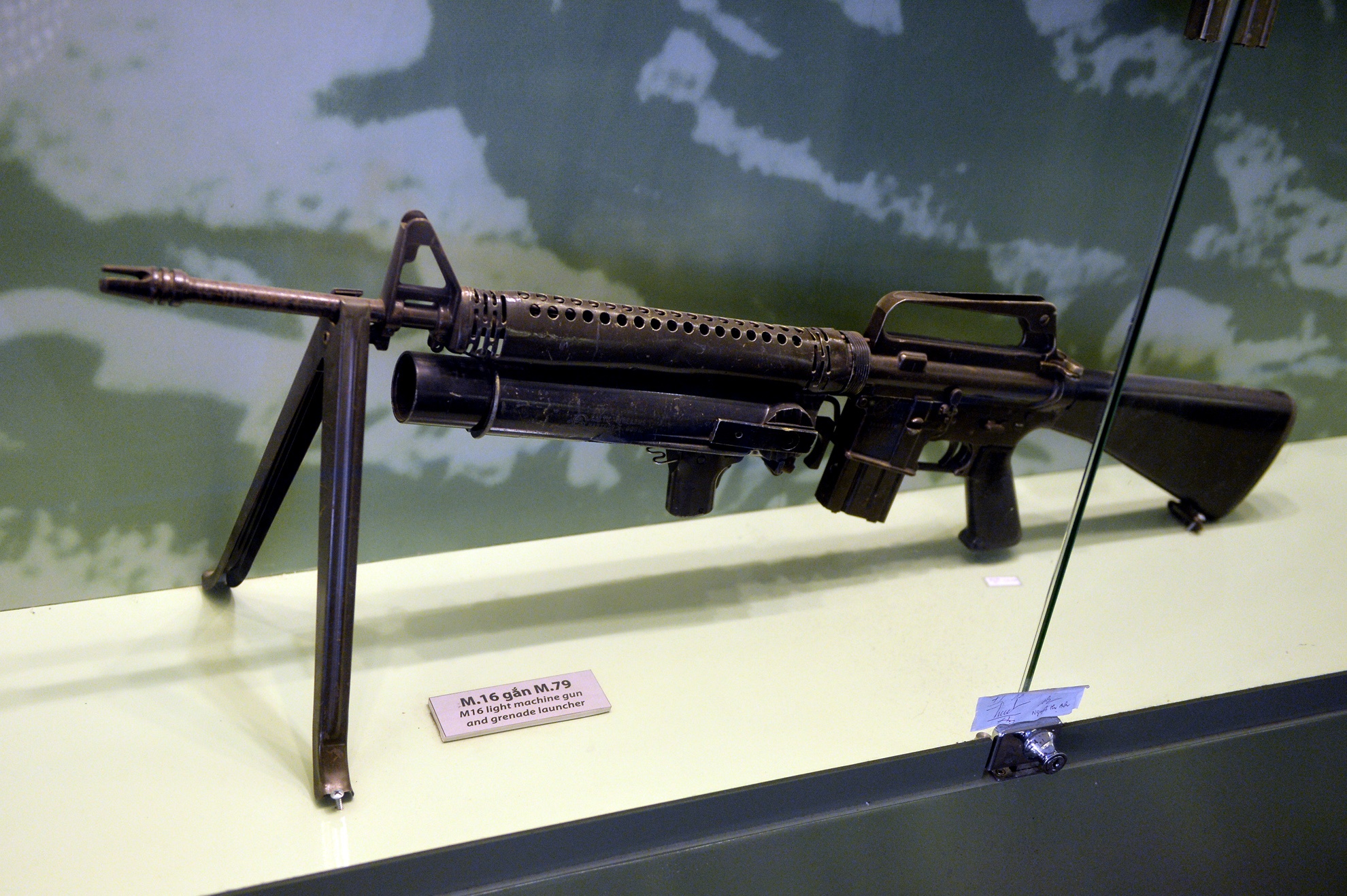 Sung dan My trong chien tranh Viet Nam tai Sai Gon hinh anh