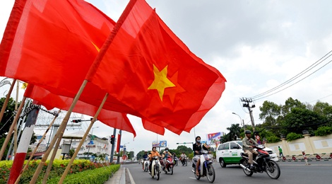 Duong pho Sai Gon truoc ngay dai le 30/4 hinh anh
