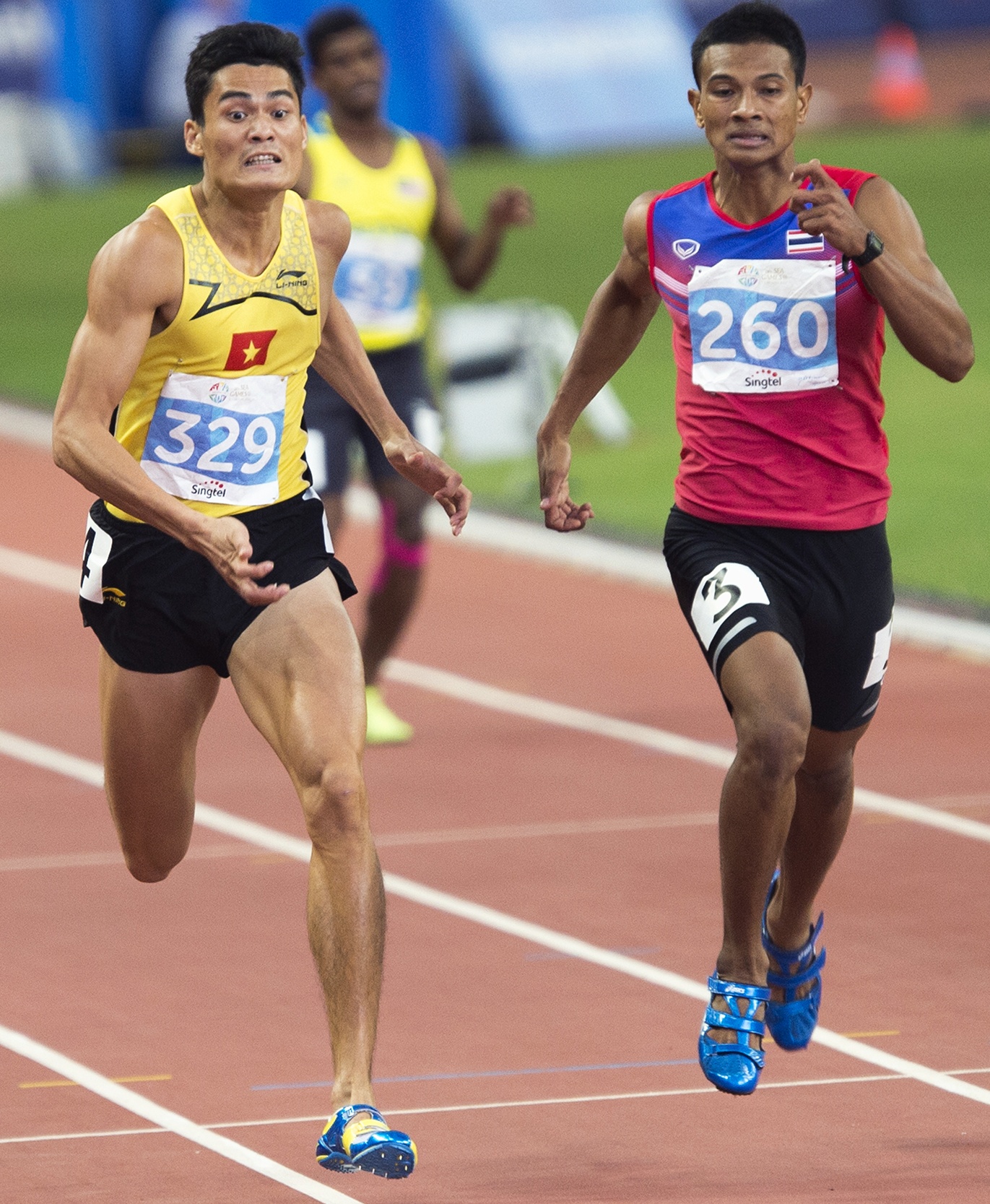 Quách Công Lịch là niềm hy vọng của tuyển điền kinh Việt Nam ở nội dung 400 m vượt rào nam. Anh là vận động viên có vinh dự được cầm quốc kỳ ở lễ khai mạc SEA Games 28.