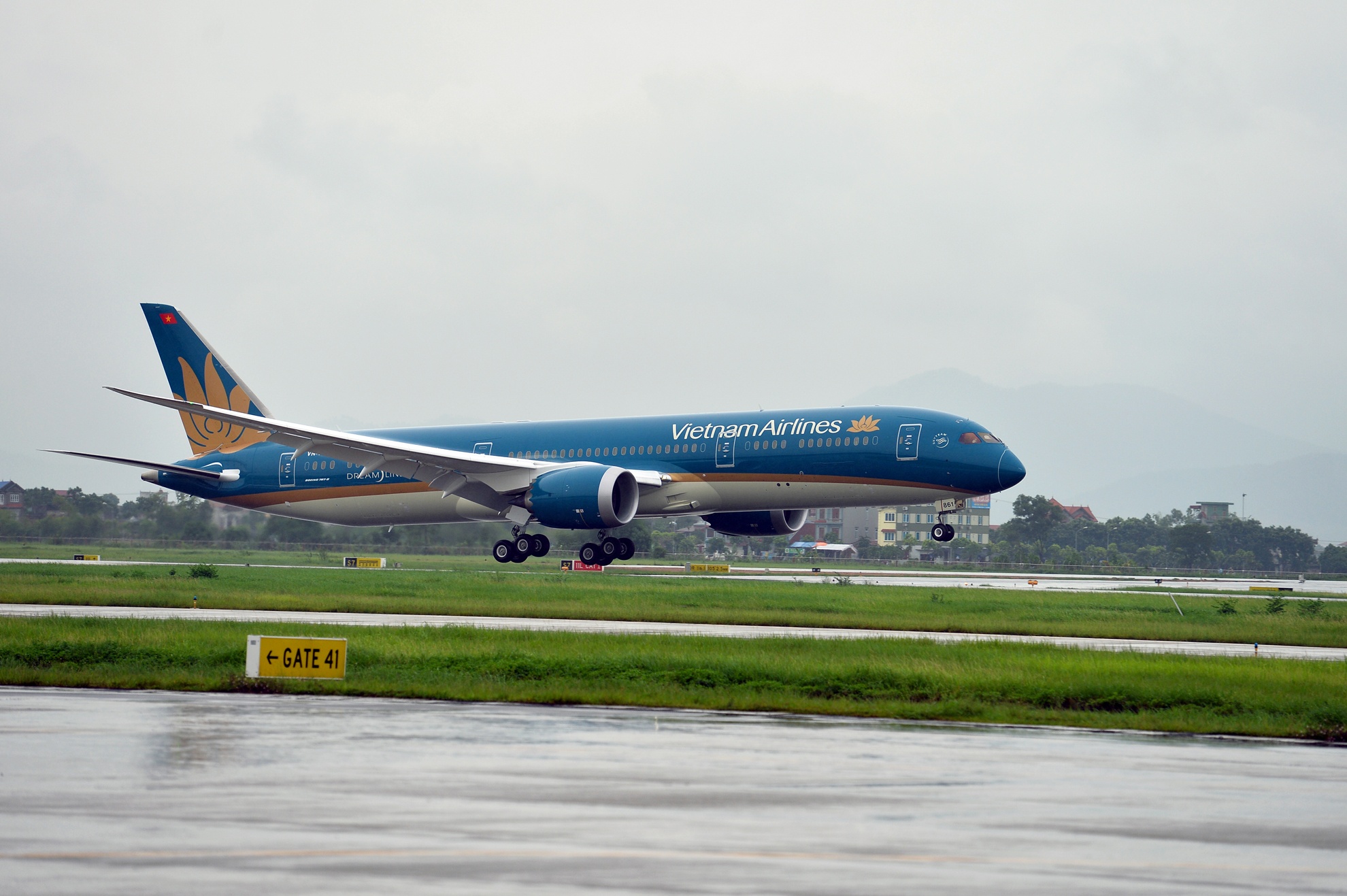 Vietnam Airlines bay thang den My anh 1