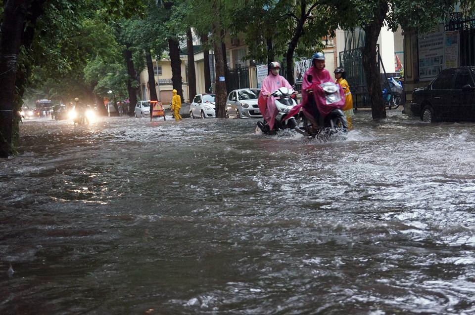 Cac phuong tien tang ga vuot qua doan ngap hinh anh