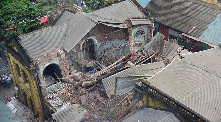 No luc dao boi, tim kiem nan nhan vu sap biet thu hinh anh