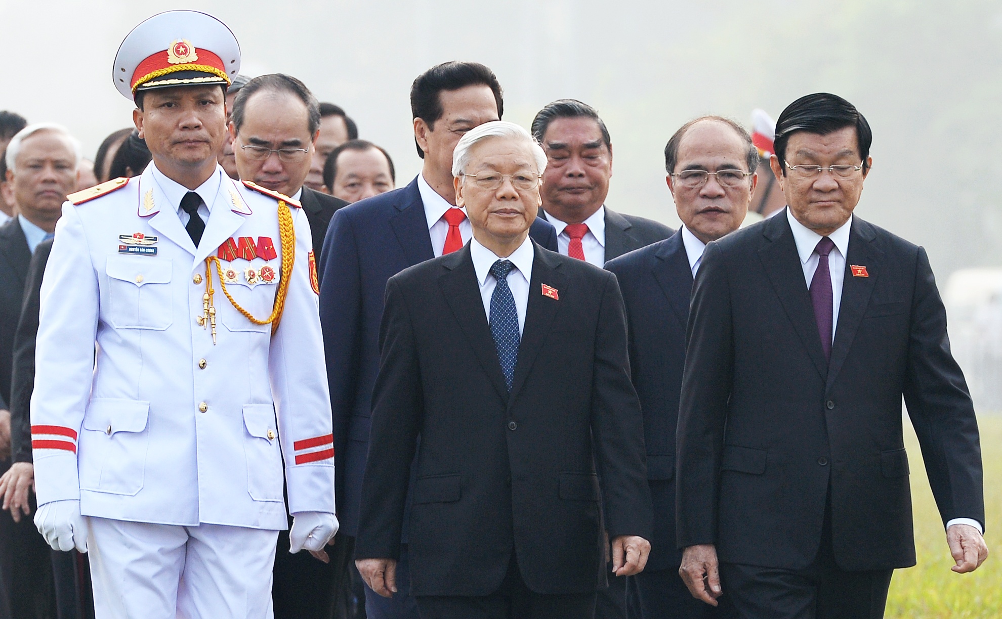 Lanh dao cap cao vieng lang Chu tich Ho Chi Minh hinh anh