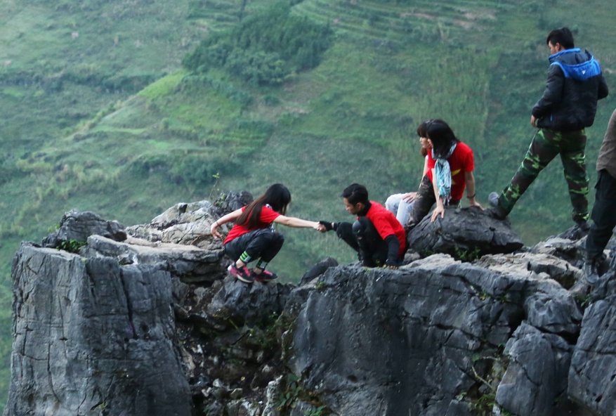 Dua nhau mao hiem vi tam anh o Ma Pi Leng hinh anh