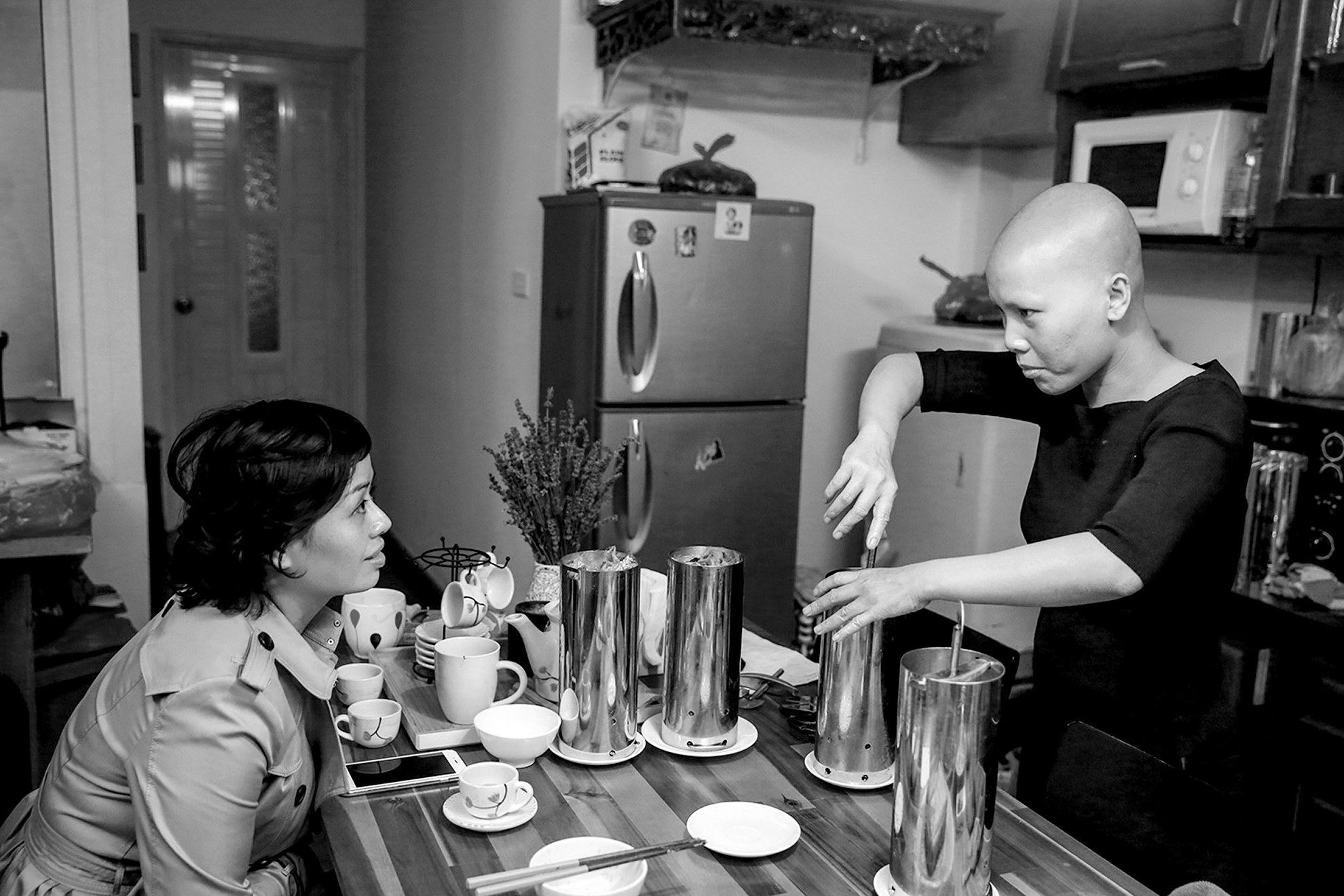 2.	 “Chung sống” với ung thư gần 7 tháng, Thu Thủy chỉ cho phép mình đau khổ, rơi nước mắt trong 1 tuần đầu. “Thời gian rất quý, tôi không thể phì phạm nó để ngồi khóc mãi, thay vào đó, tôi dành trọn những giây phút mình còn khỏe mạnh để làm việc và tích lũy cho tương lai của con”.