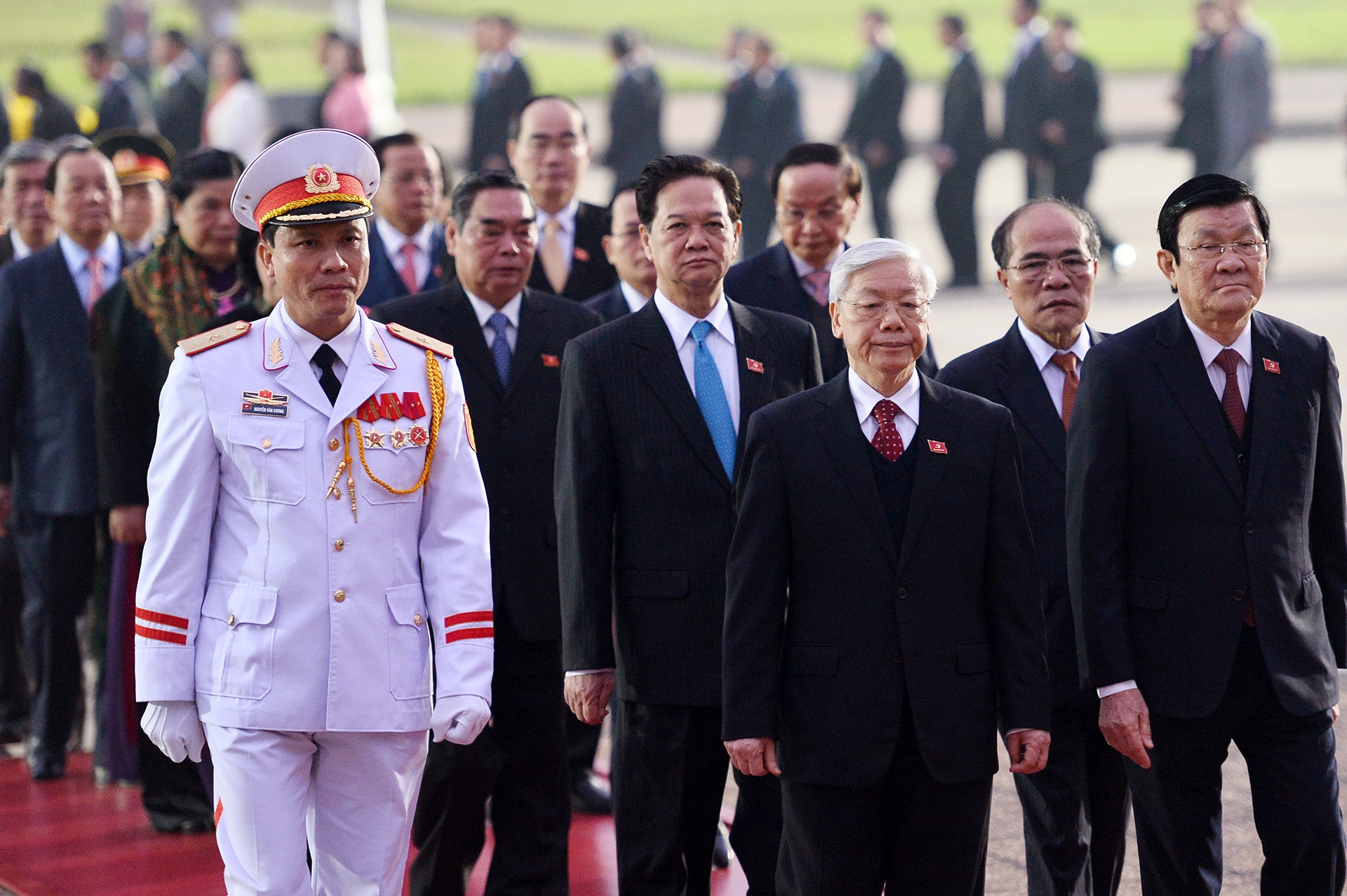 Doan dai bieu Dai hoi XII vieng lang Ho Chu tich hinh anh