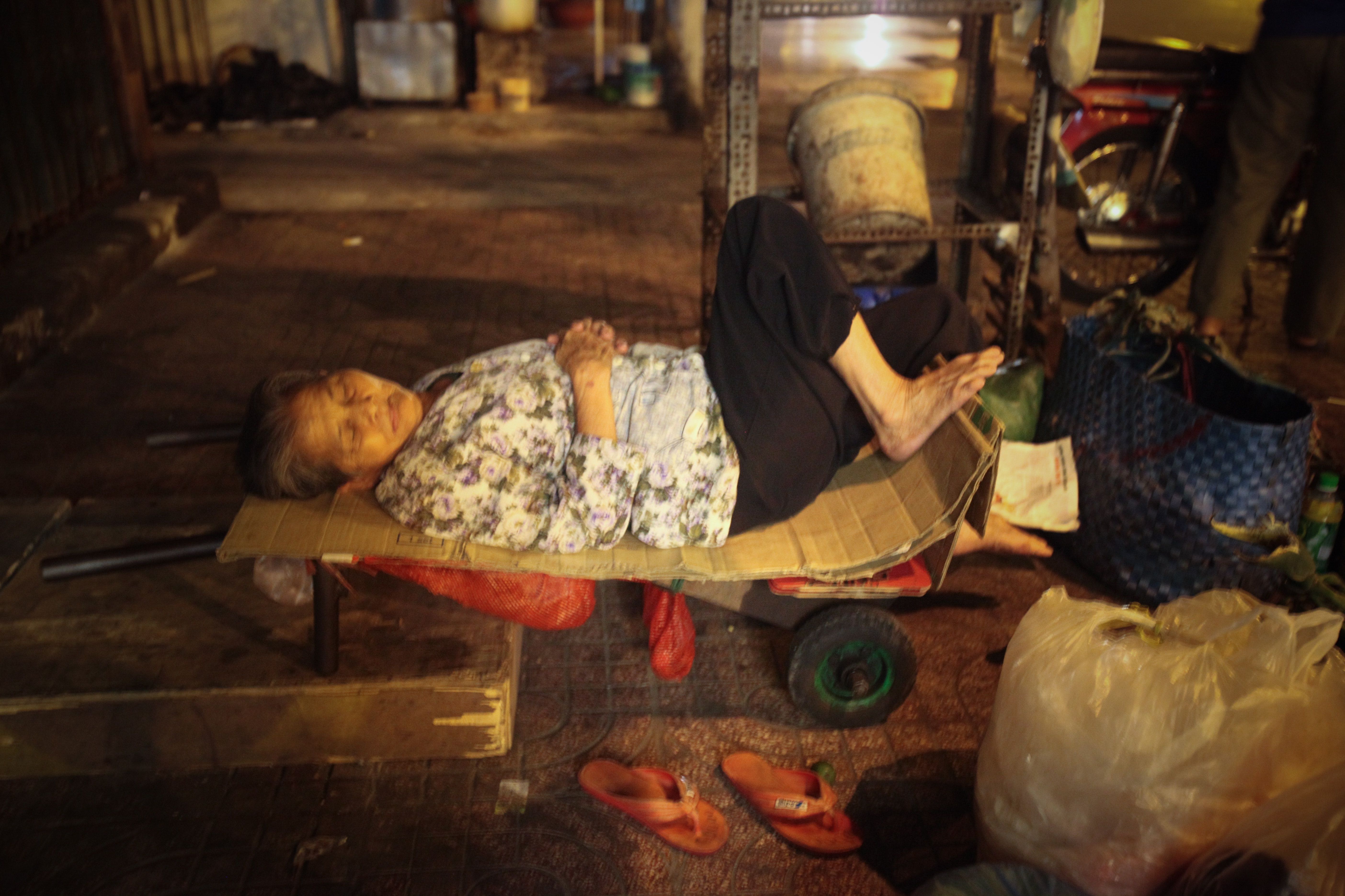 Ba Sau o cho cau Ong Lanh Sai Gon anh 3