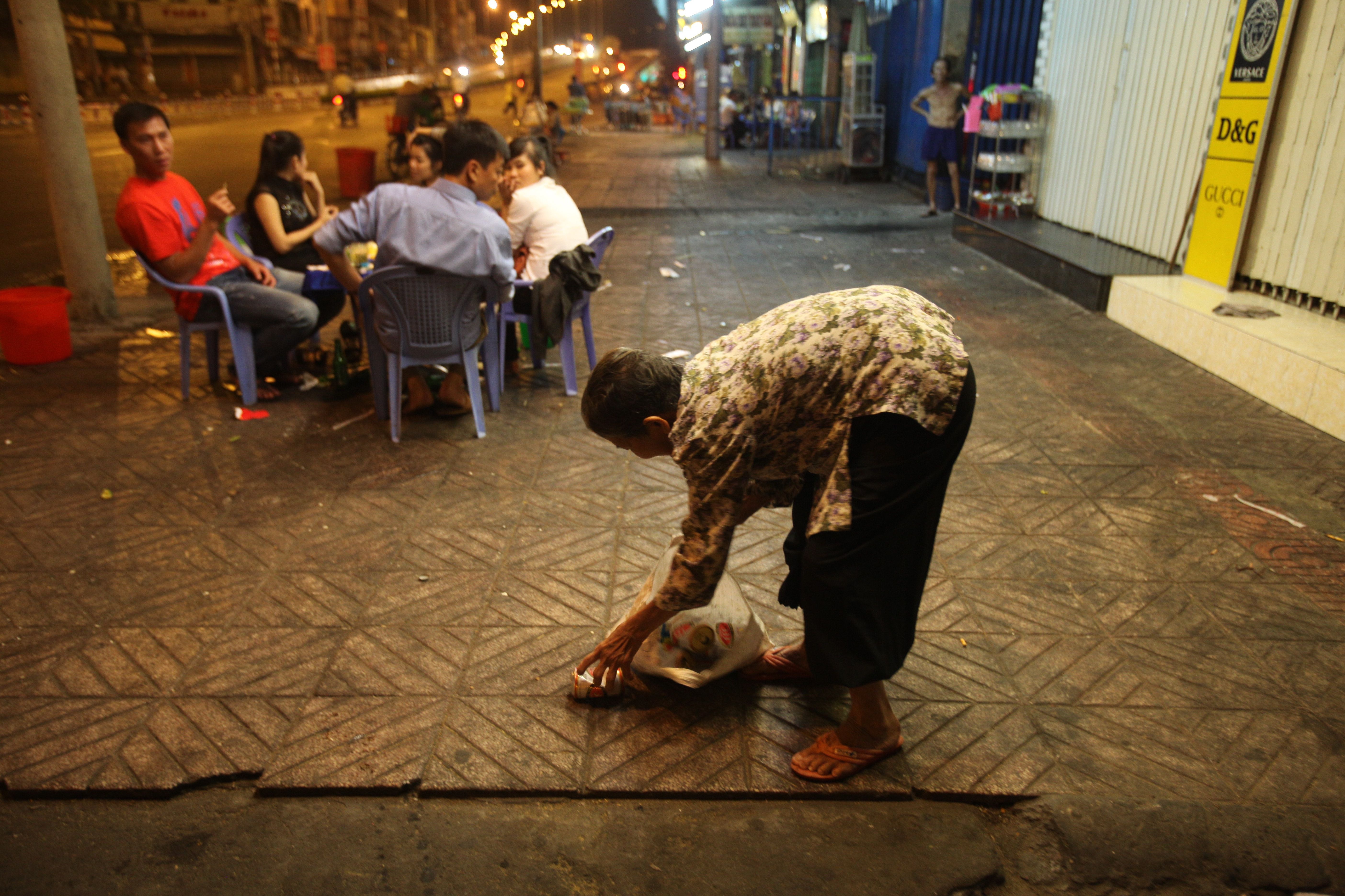 Ba Sau o cho cau Ong Lanh Sai Gon anh 6