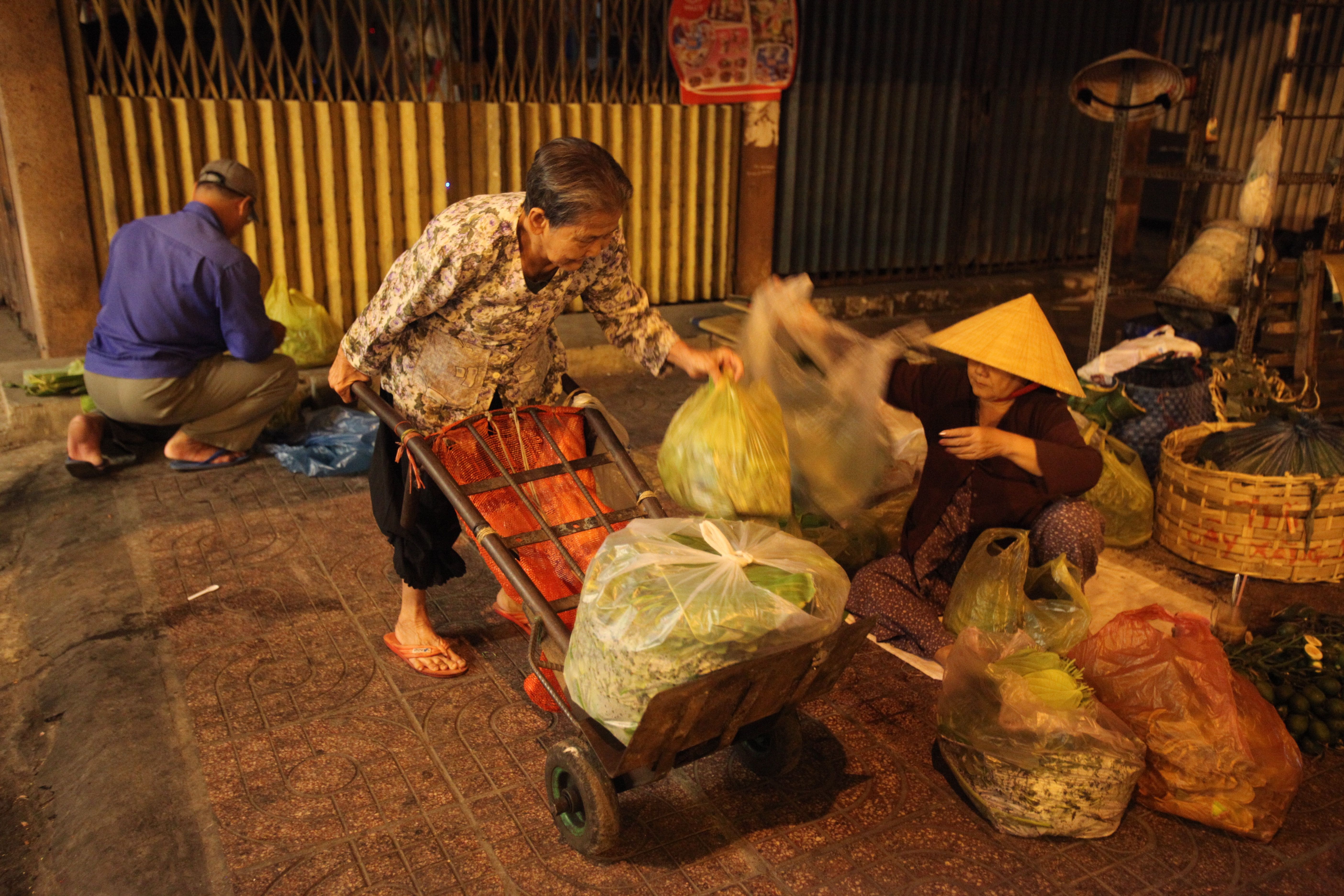 Ba Sau o cho cau Ong Lanh Sai Gon anh 7