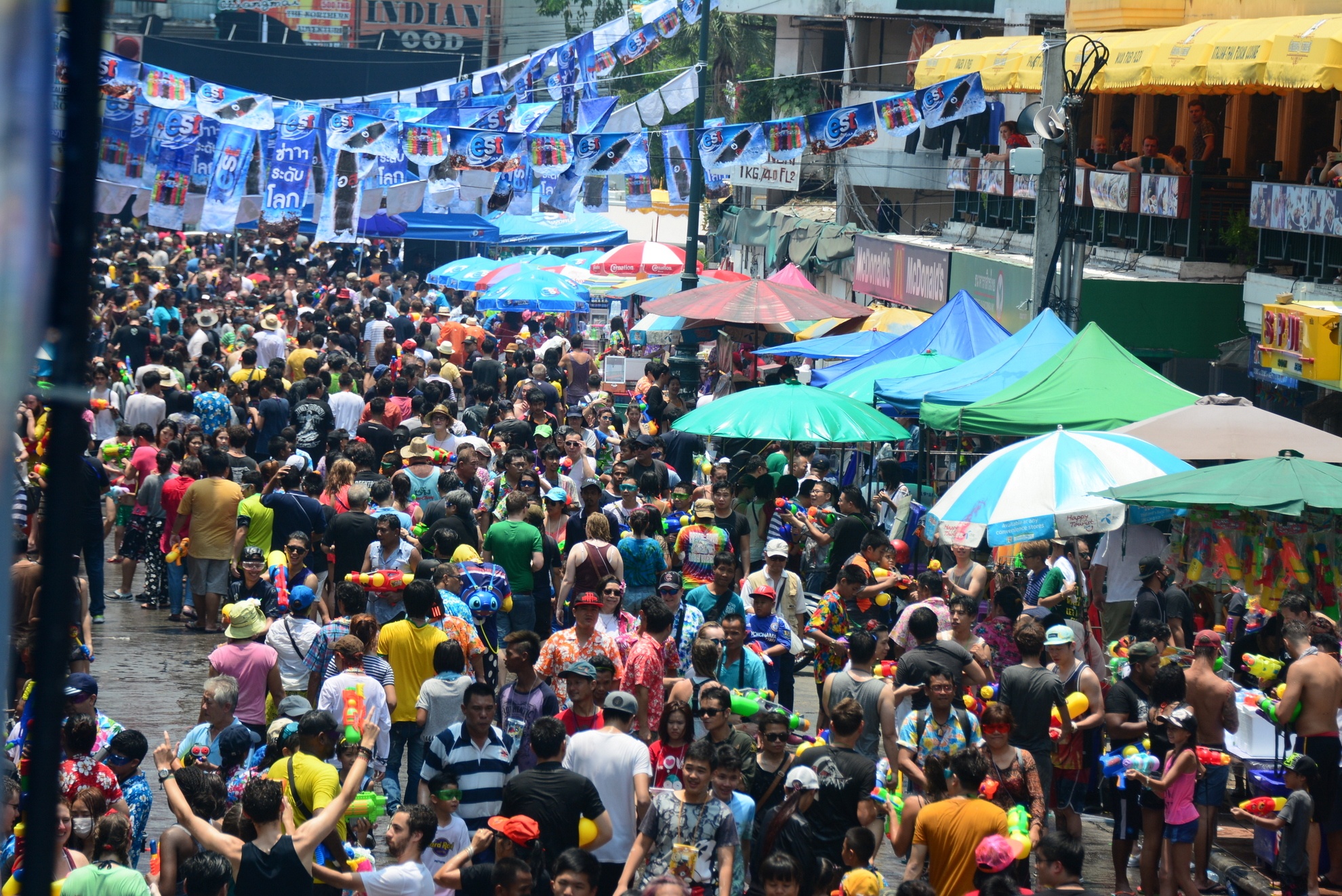 Le hoi te nuoc Songkran 2016 anh 1